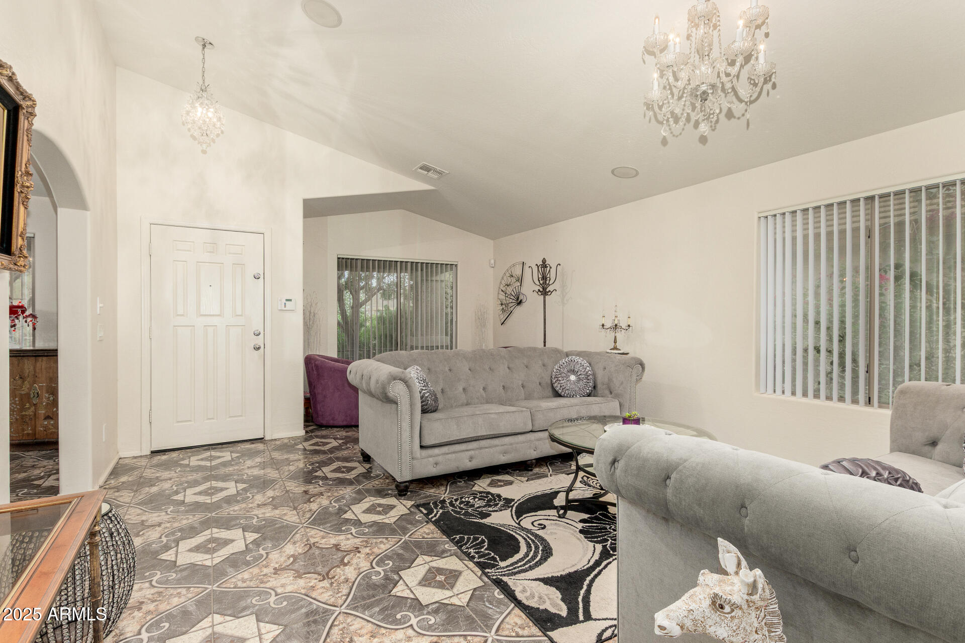 837 E DRY CREEK Road