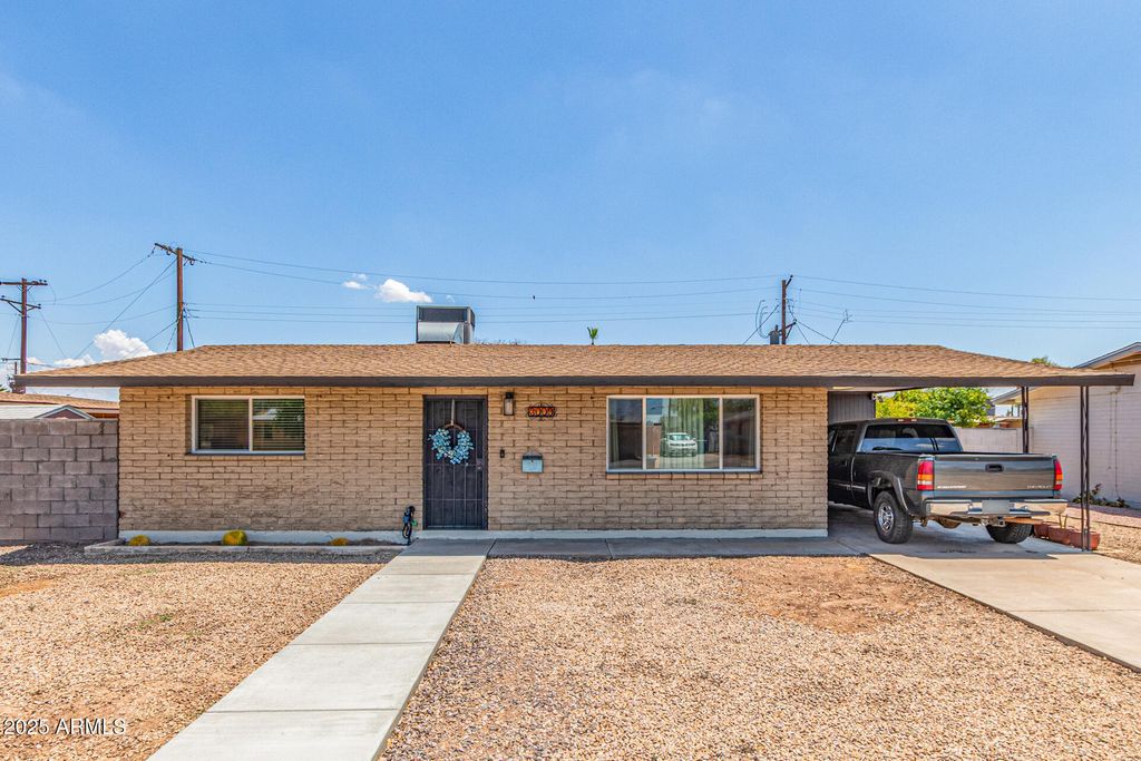 Photo of 3009 S Clementine Drive, Tempe, AZ 85282 (MLS # 6895052)