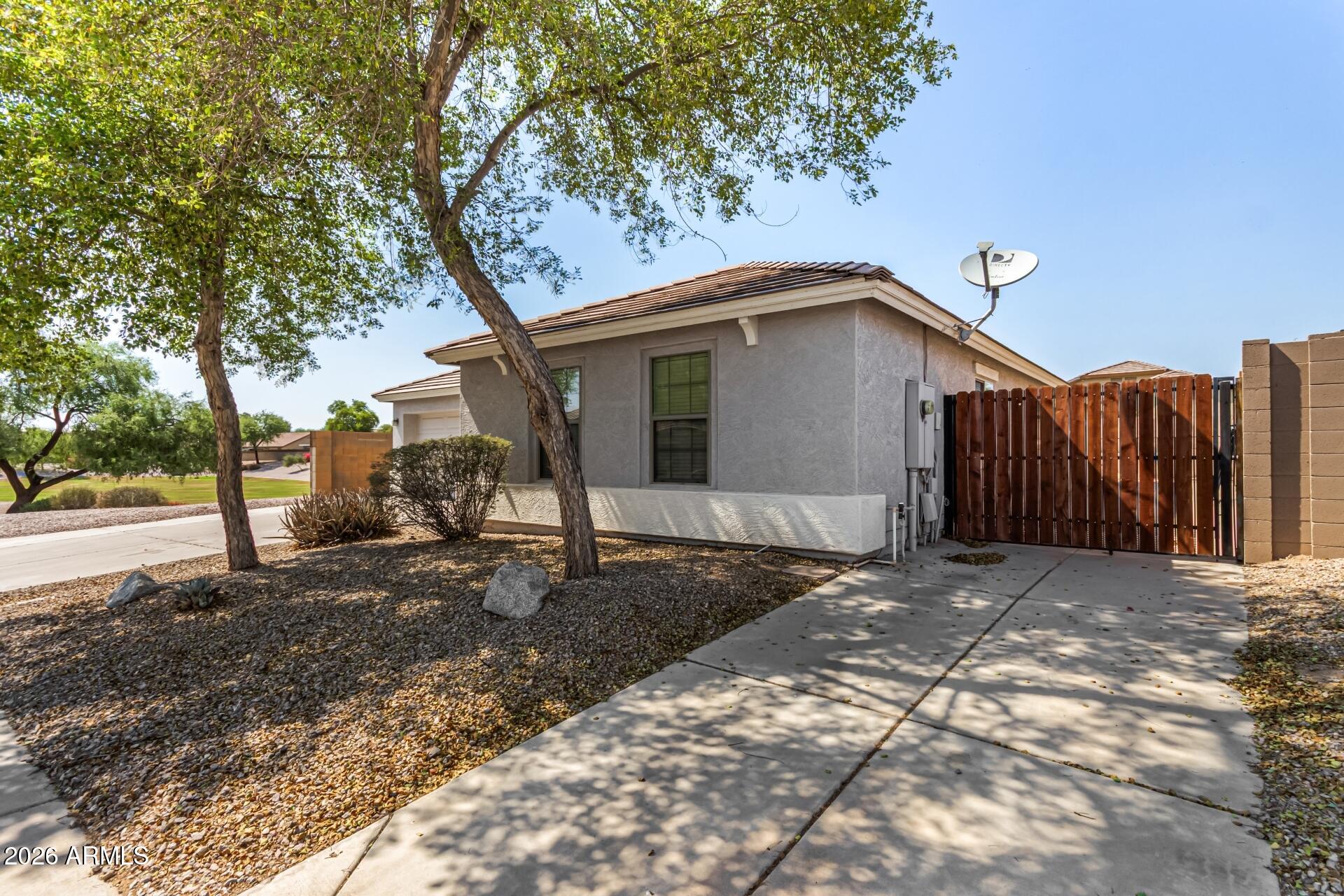 25544 W SUPERIOR Avenue