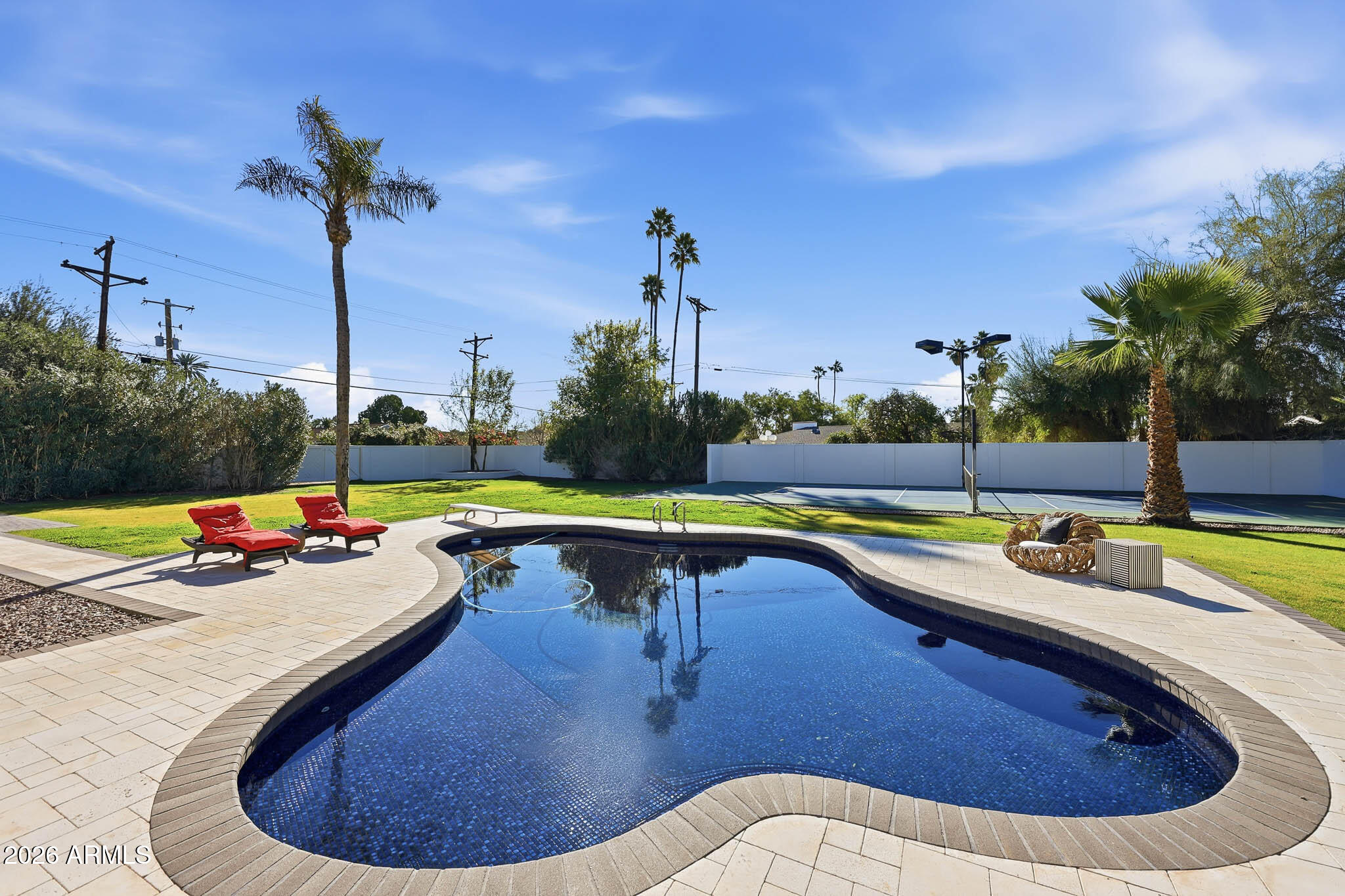 5633 E LAFAYETTE Boulevard