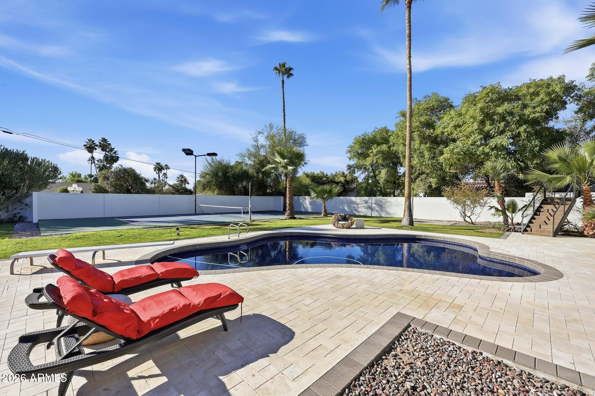 5633 E LAFAYETTE Boulevard