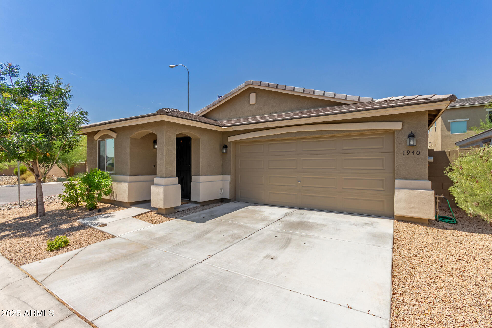 1940 W EXPRESSMAN Street