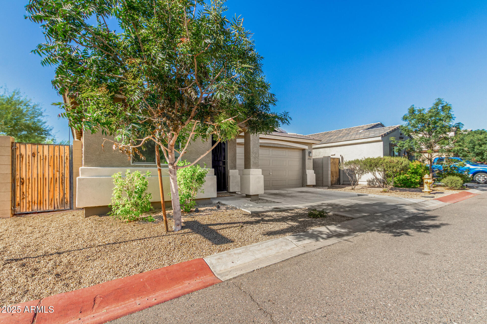 1940 W EXPRESSMAN Street