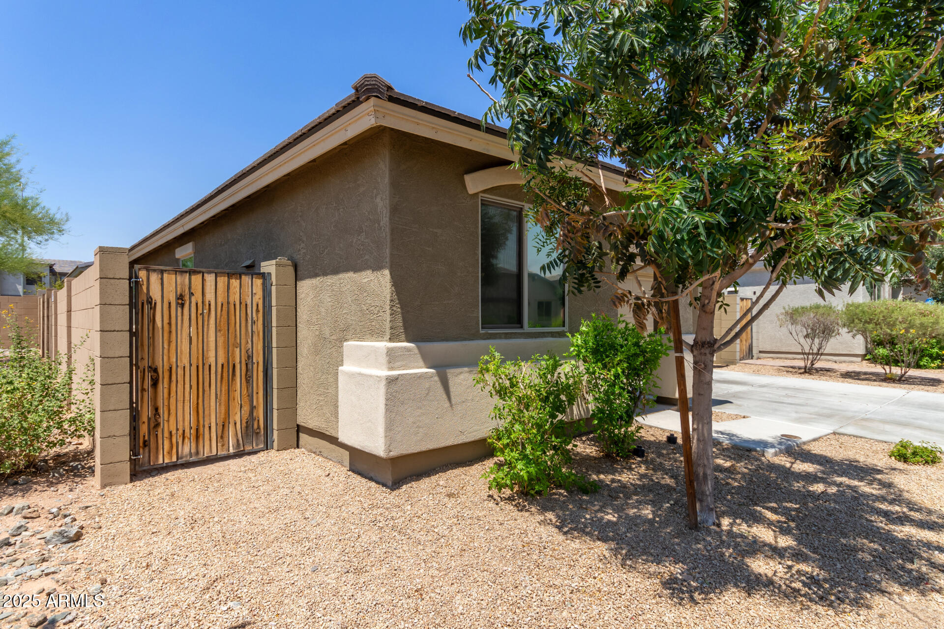 1940 W EXPRESSMAN Street