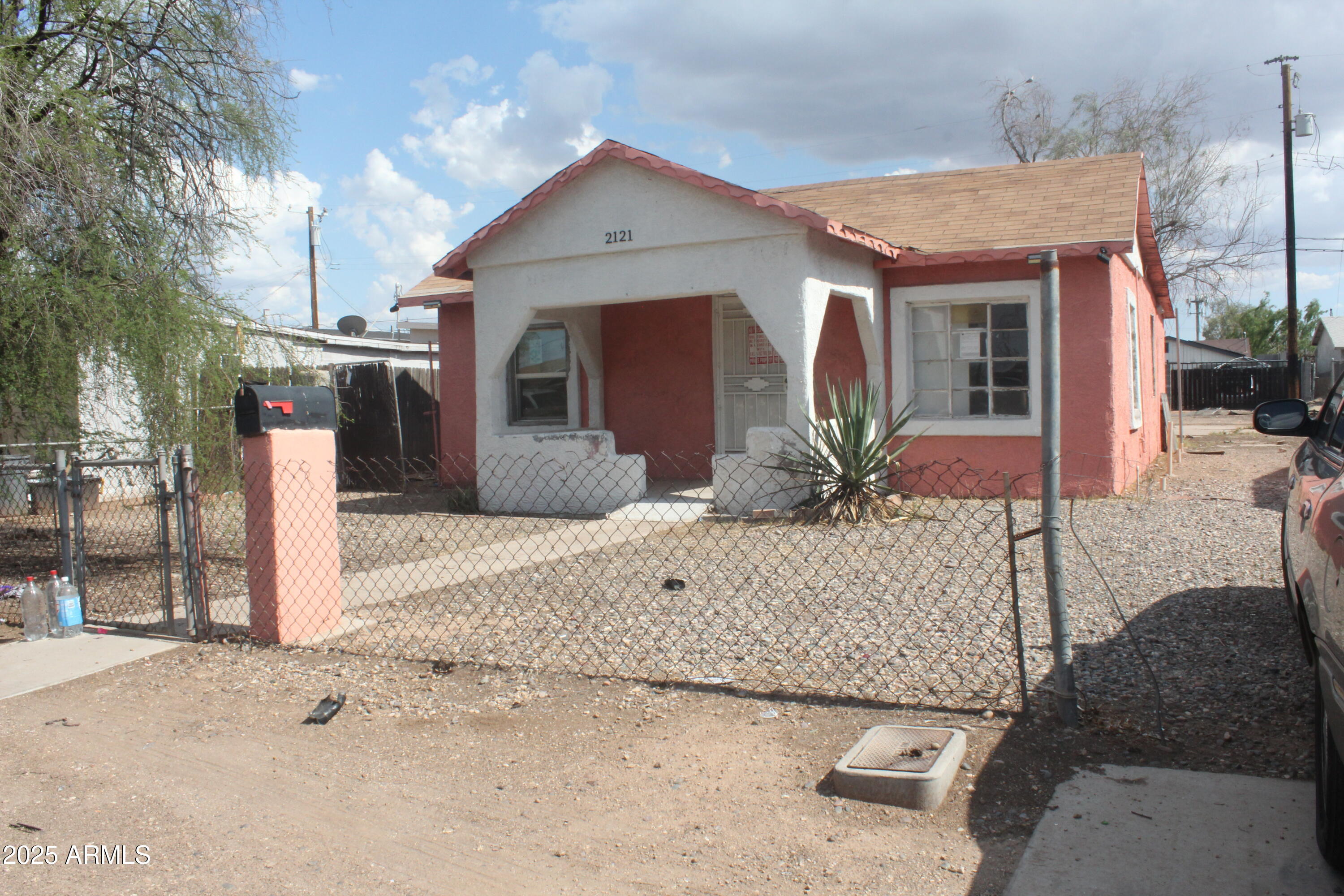 2121 W TONTO Street