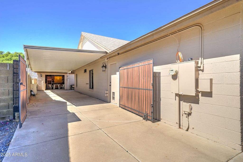Photo of 15250 N 65th Avenue, Glendale, AZ 85306 (MLS # 6928334)