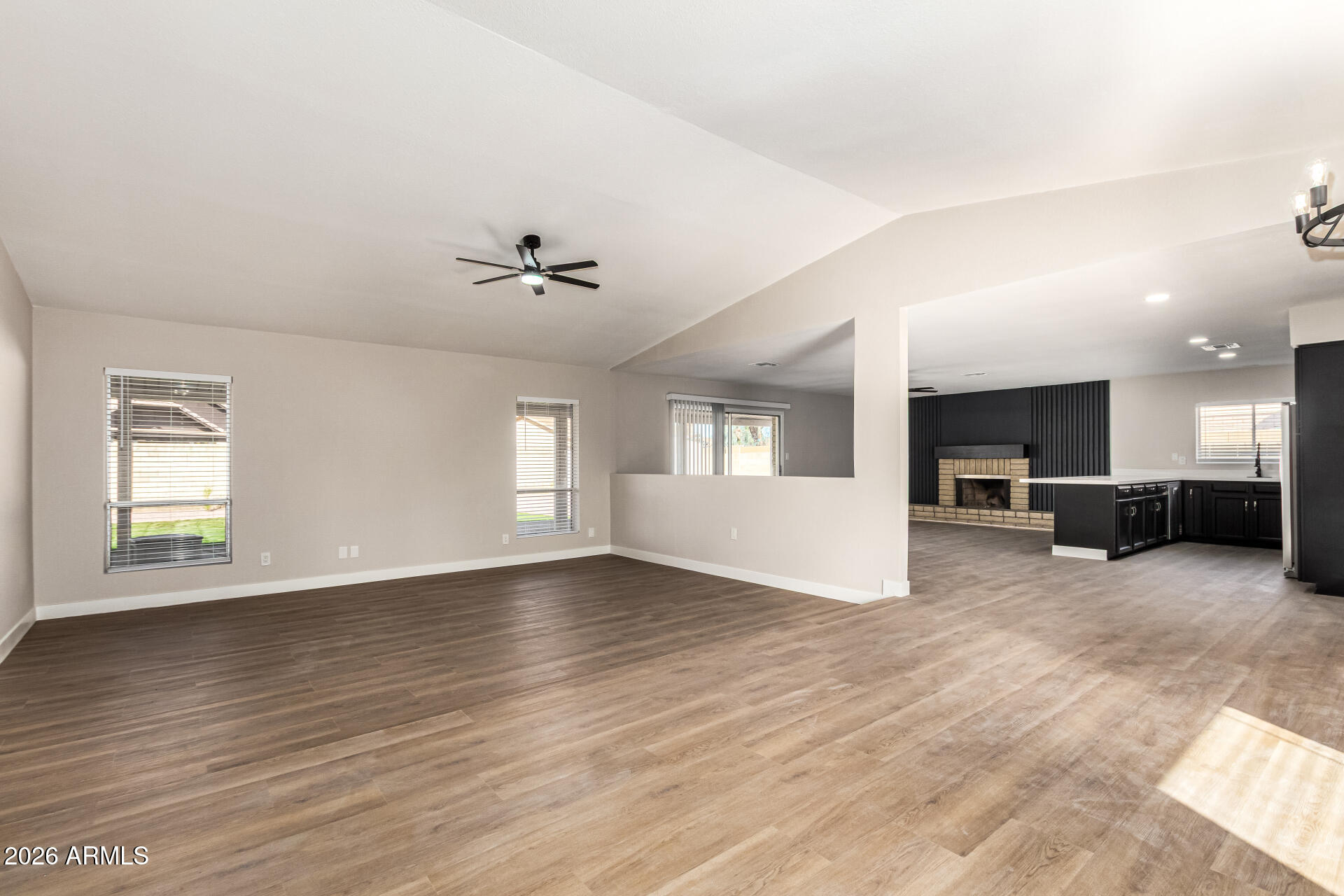 1548 W LINDNER Avenue