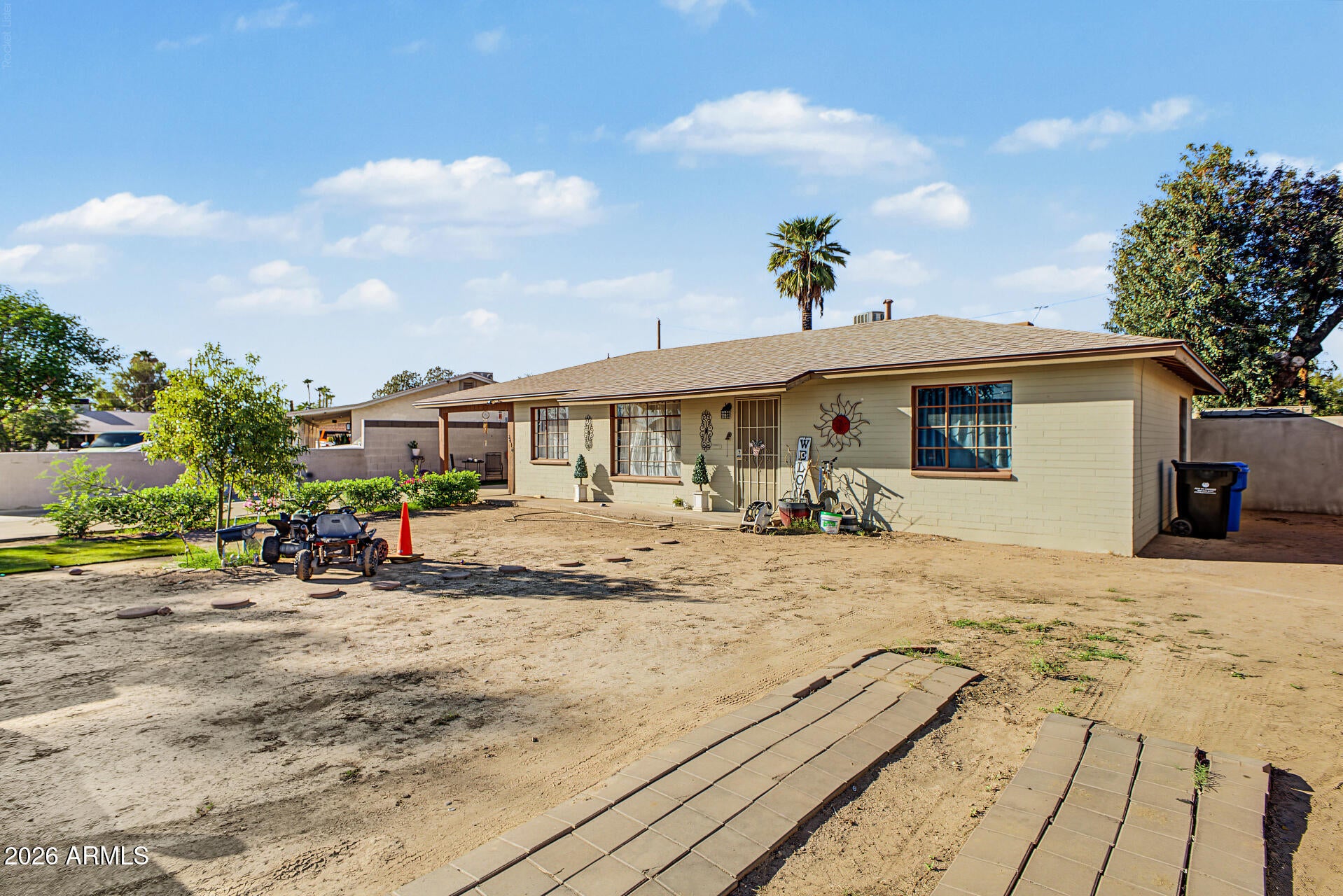 3416 W MONTECITO Avenue