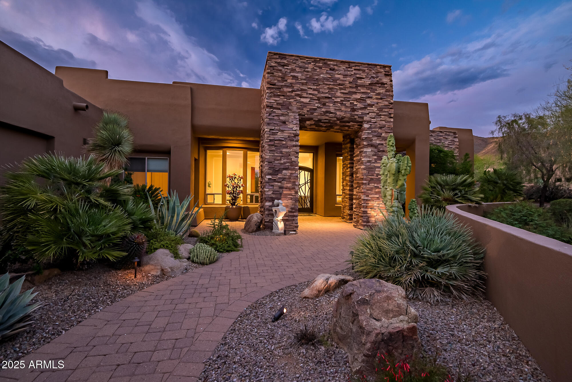 5690 E CANYON CREEK Circle