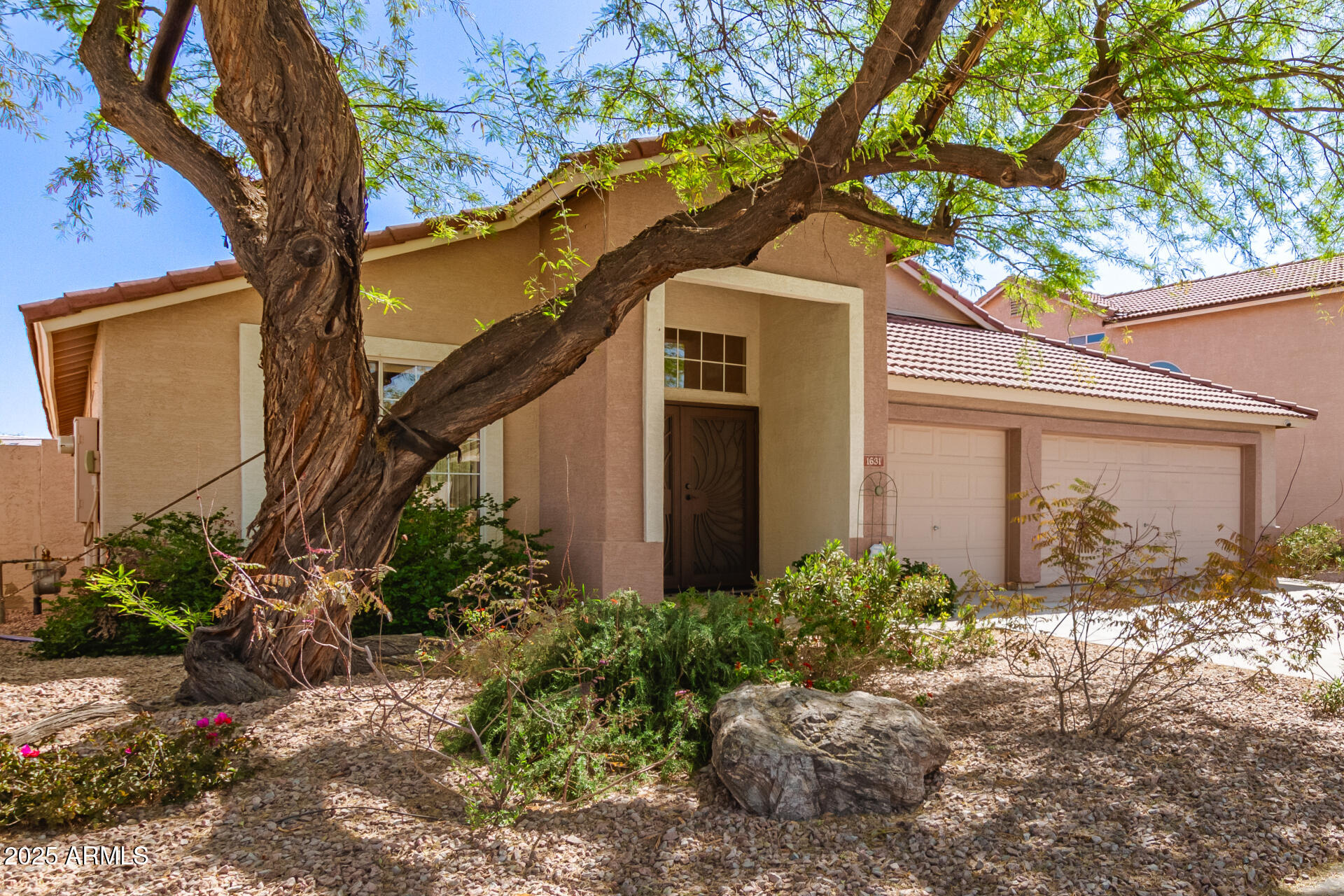 1631 E CARLA VISTA Drive