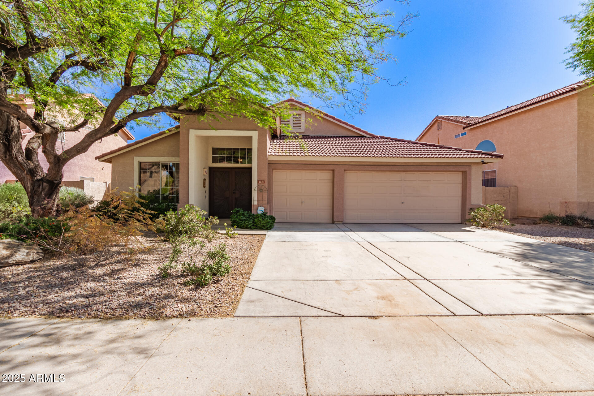 1631 E CARLA VISTA Drive