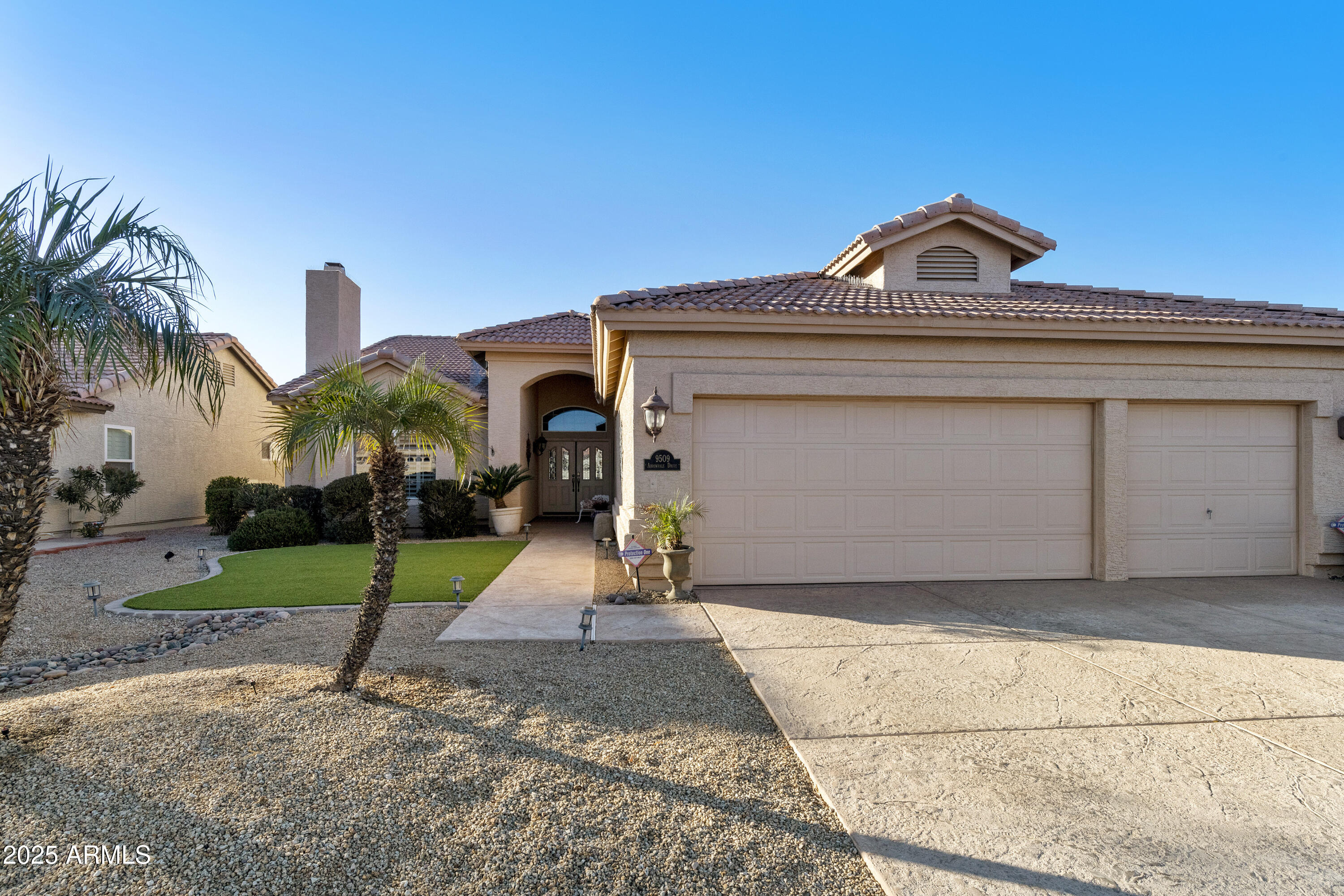 9509 E ARROWVALE Drive