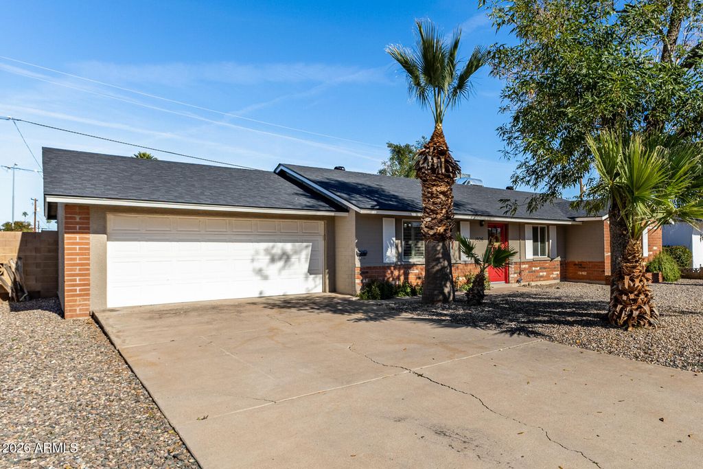 Photo of 1926 E Delta Avenue, Mesa, AZ 85204 (MLS # 6972644)