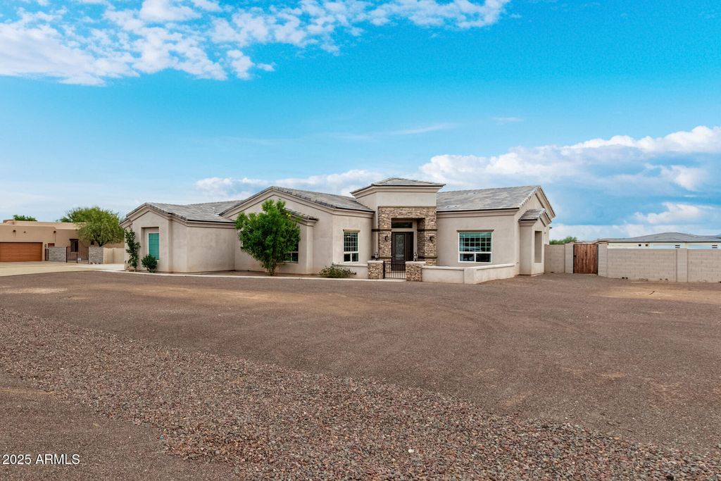 Photo of 19731 W Amelia Avenue, Buckeye, AZ 85396 (MLS # 6932200)