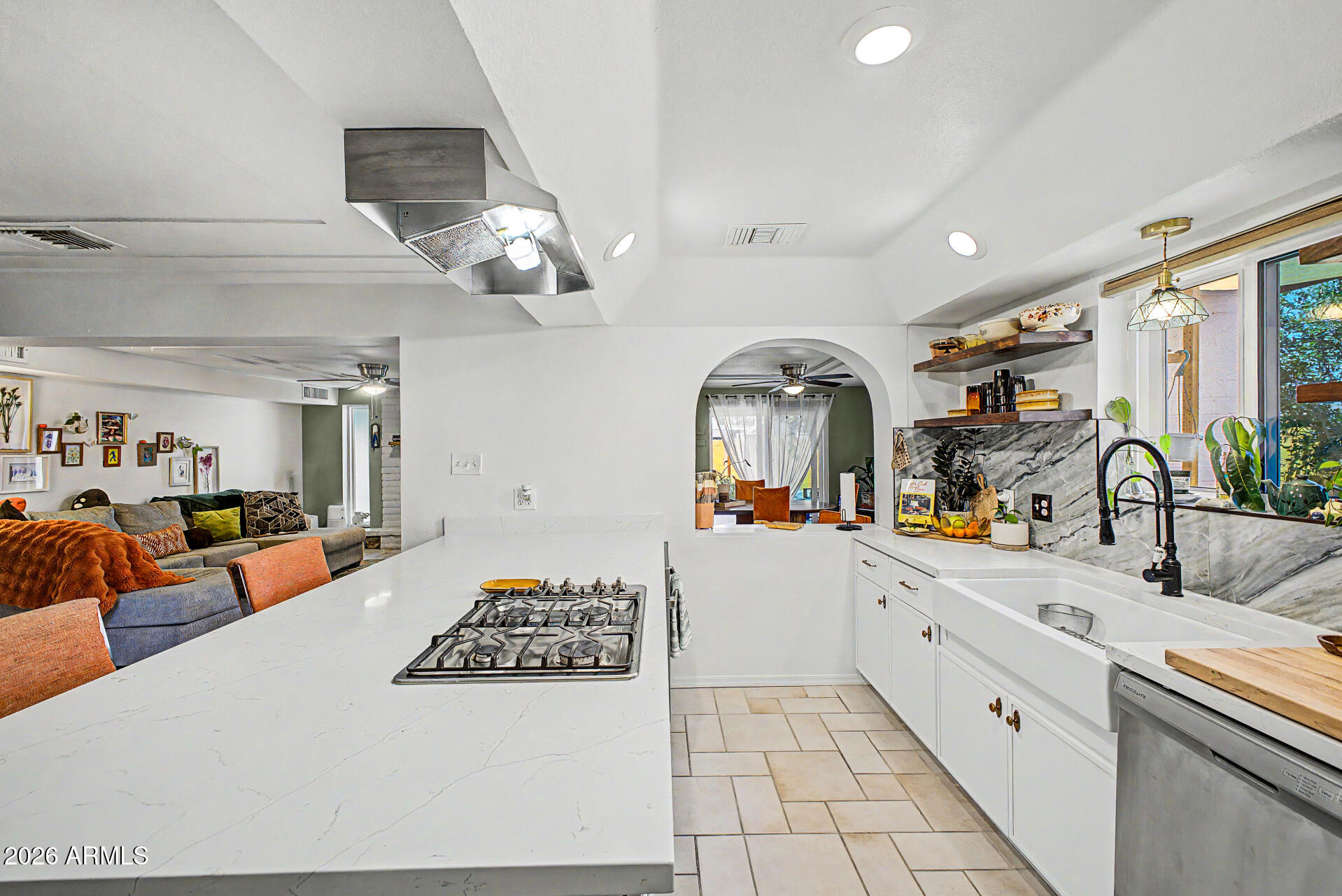 3028 W LAUREL Lane