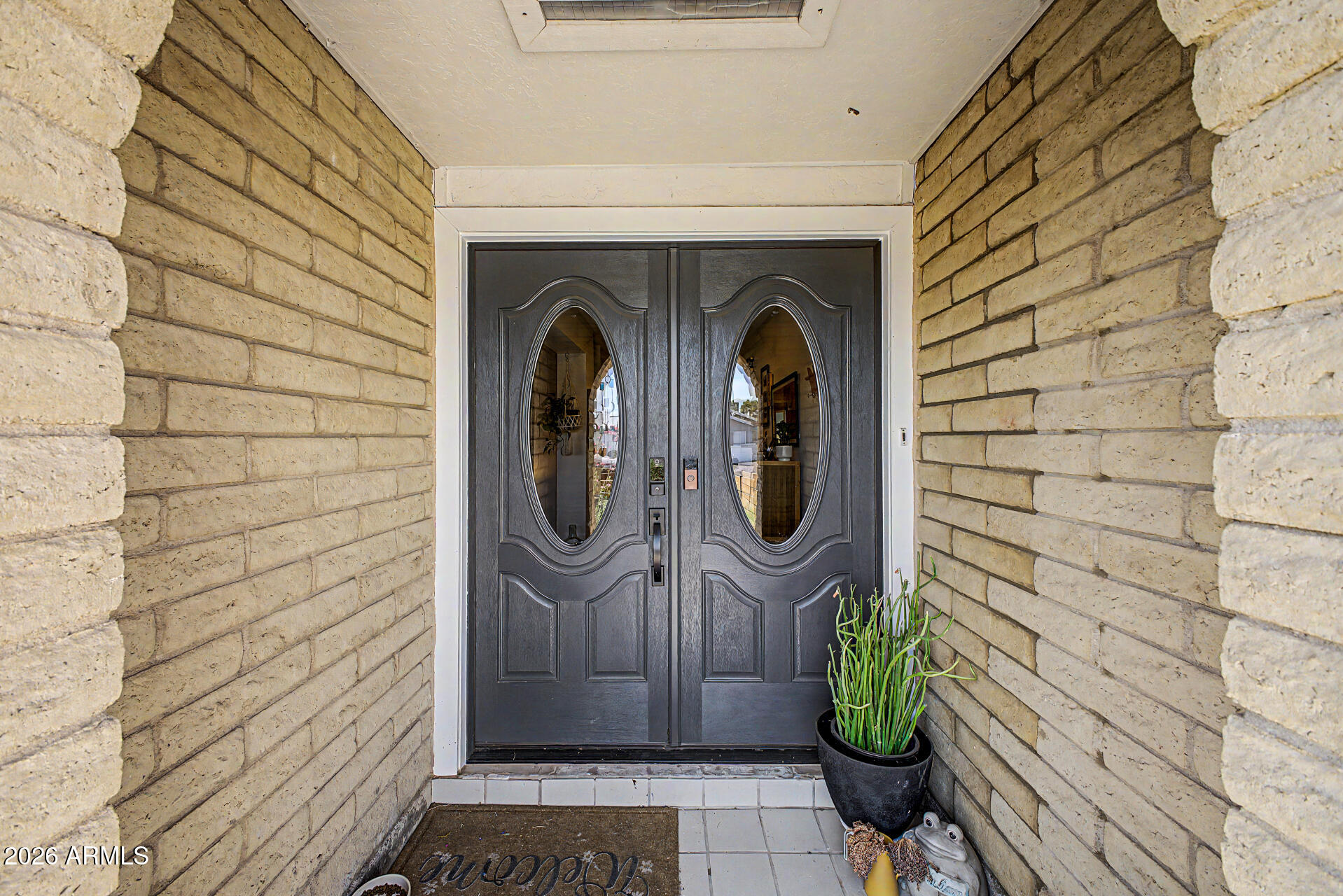 3028 W LAUREL Lane