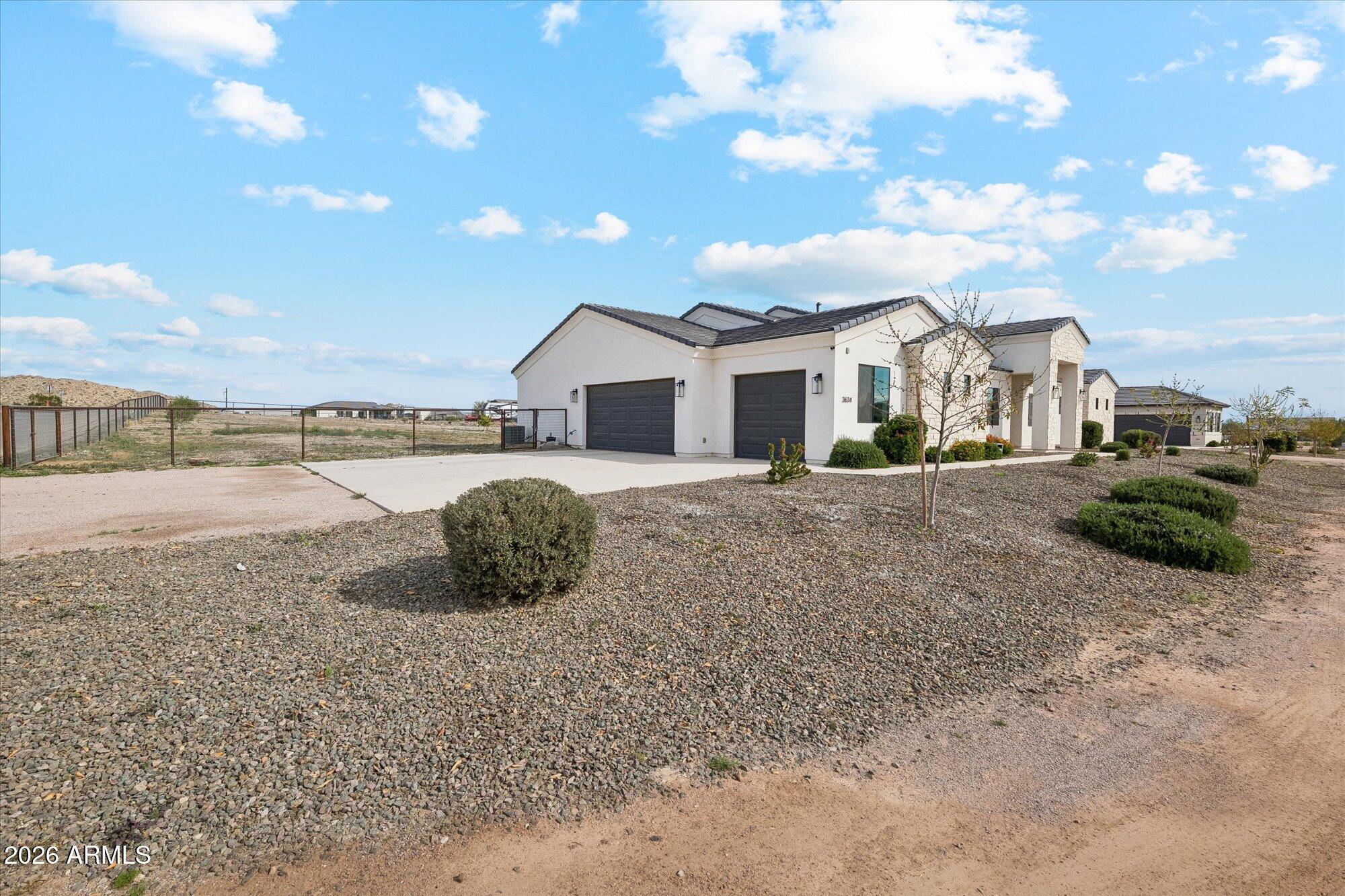 3634 W NEW LIFE Lane