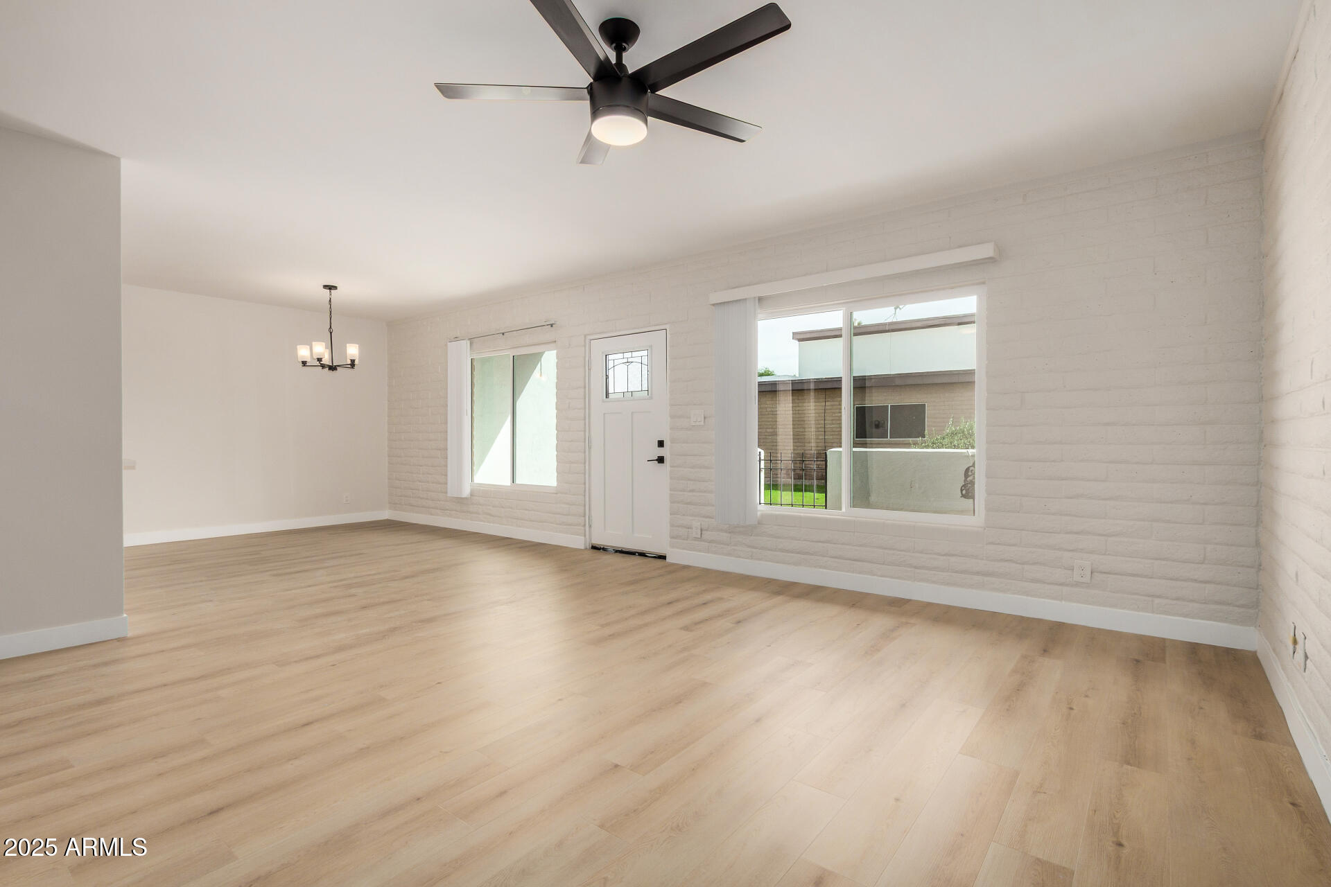 220 S OLD LITCHFIELD Road 109