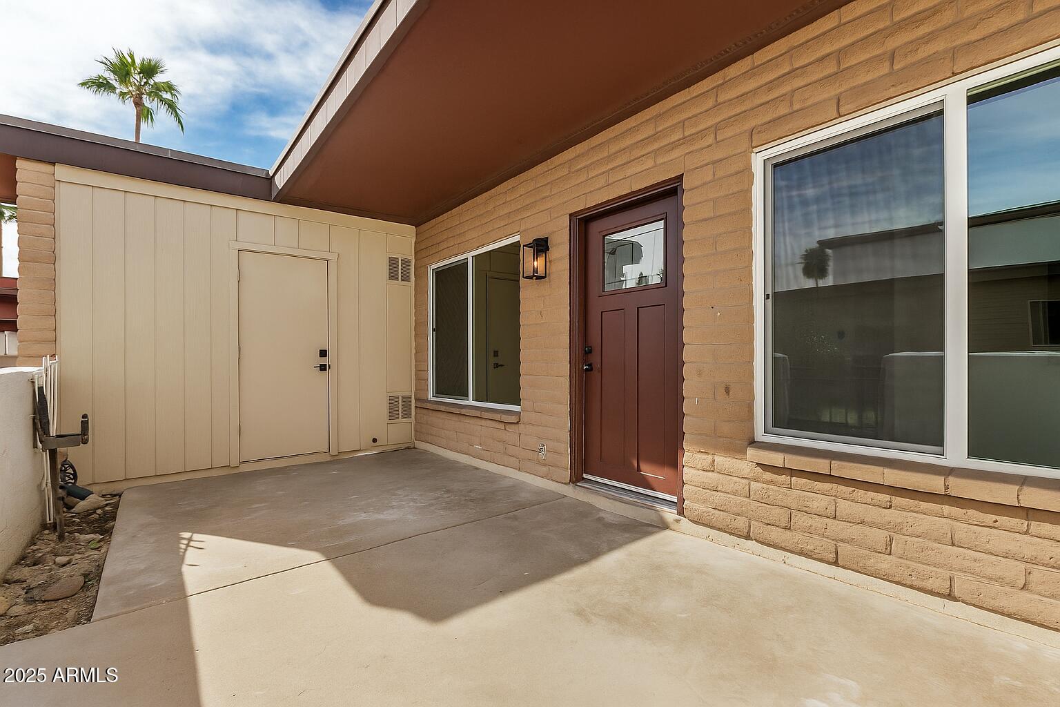 220 S OLD LITCHFIELD Road 109