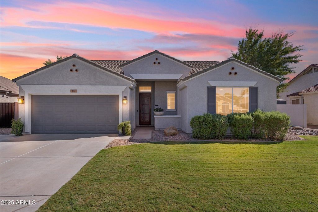 Photo of 85 E Betsy Lane, Gilbert, AZ 85296 (MLS # 6919938)