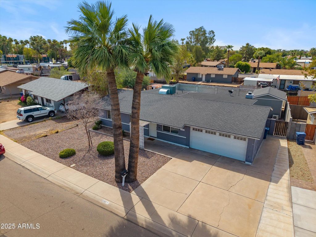 Photo of 2101 W Boston Street, Chandler, AZ 85224 (MLS # 6911124)