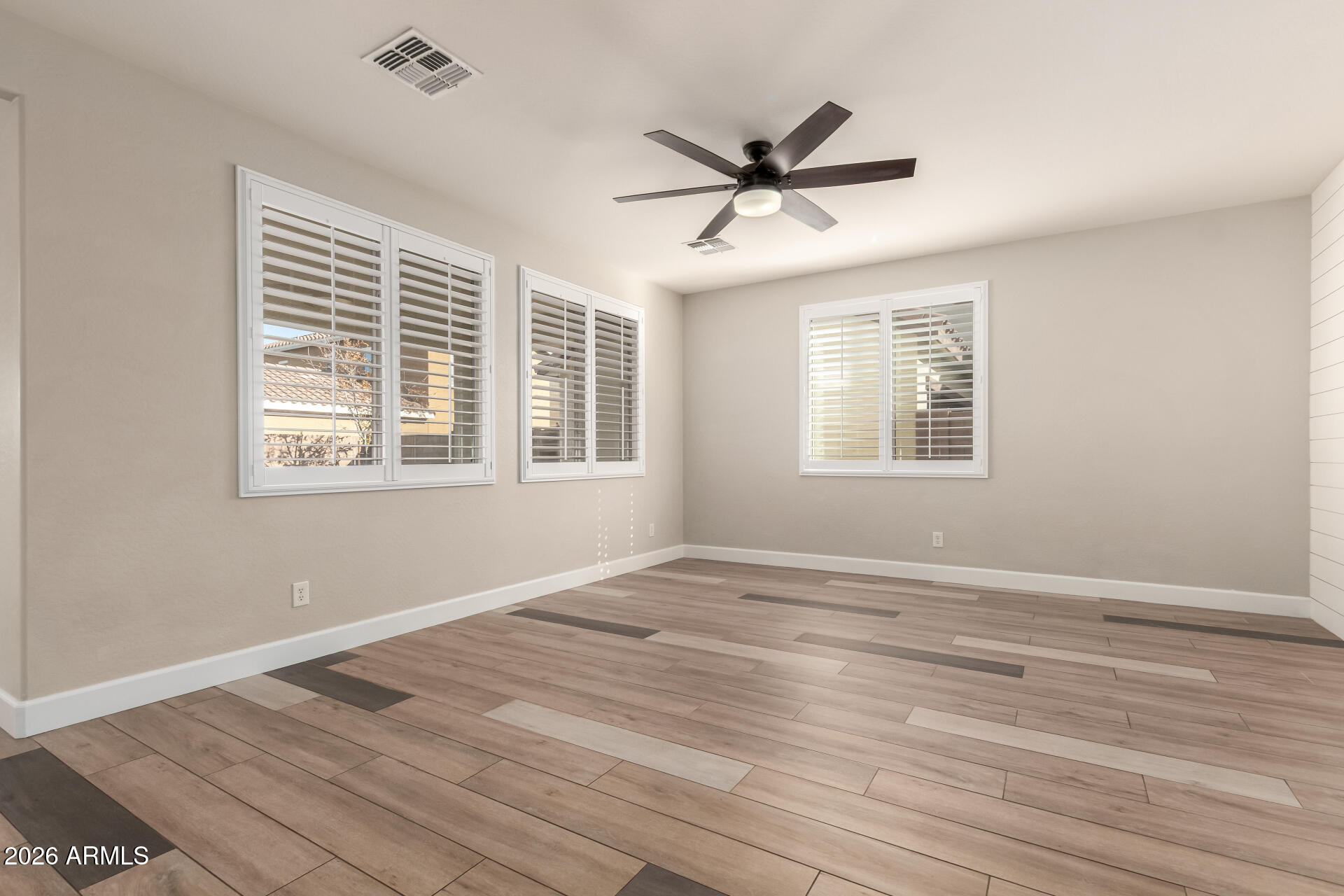 3498 E OAKLAND Street