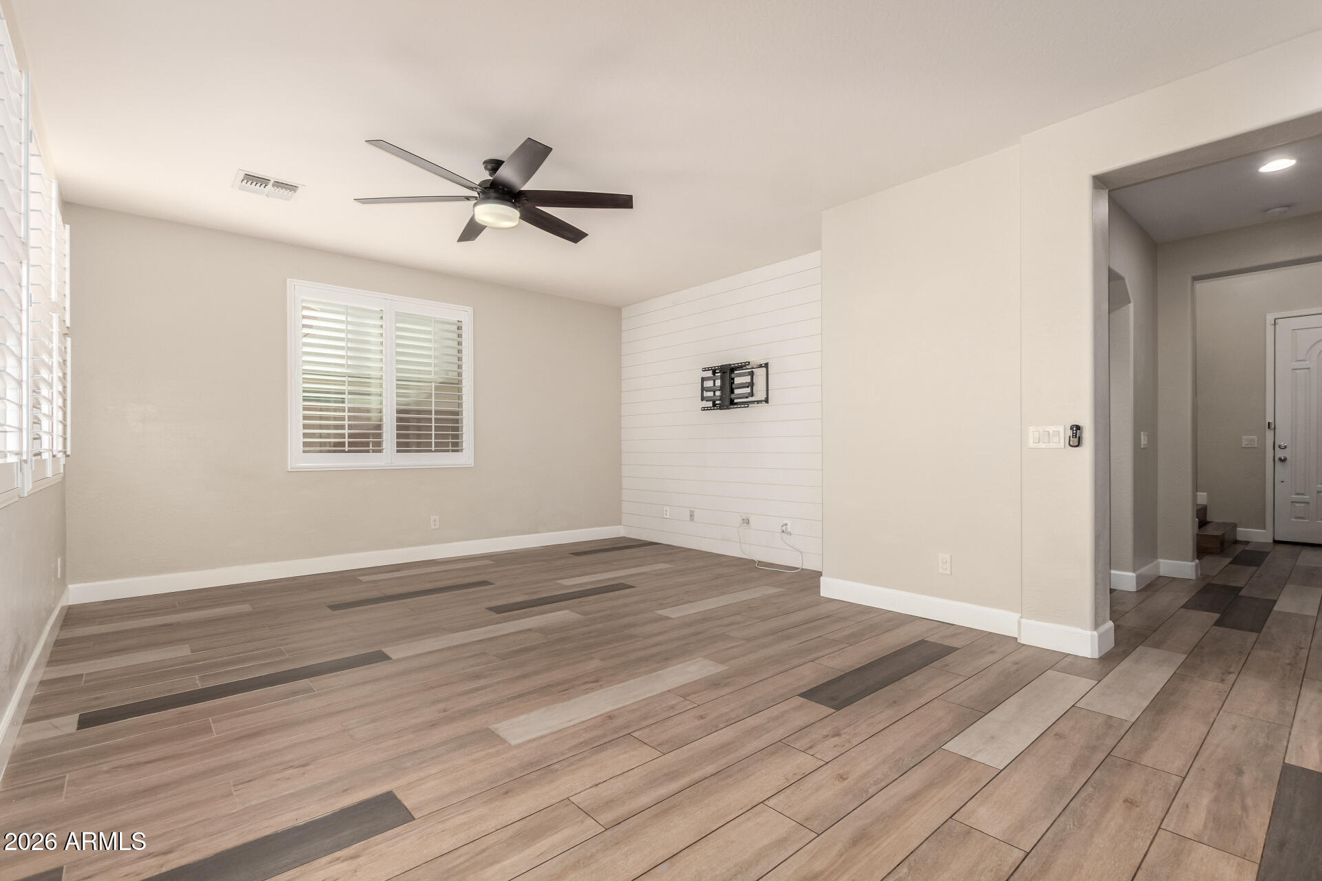 3498 E OAKLAND Street