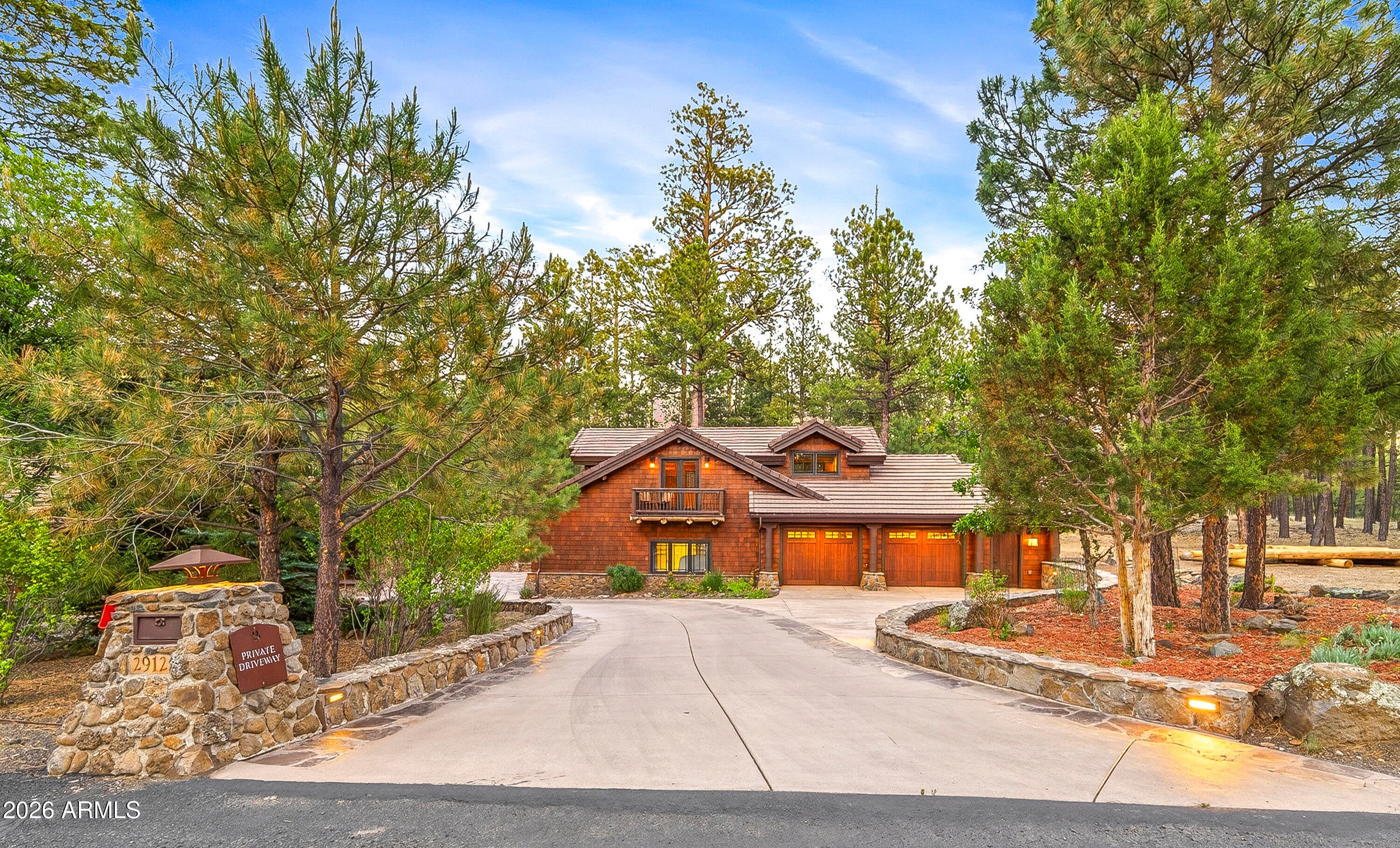 2912 N CREEKSIDE Drive