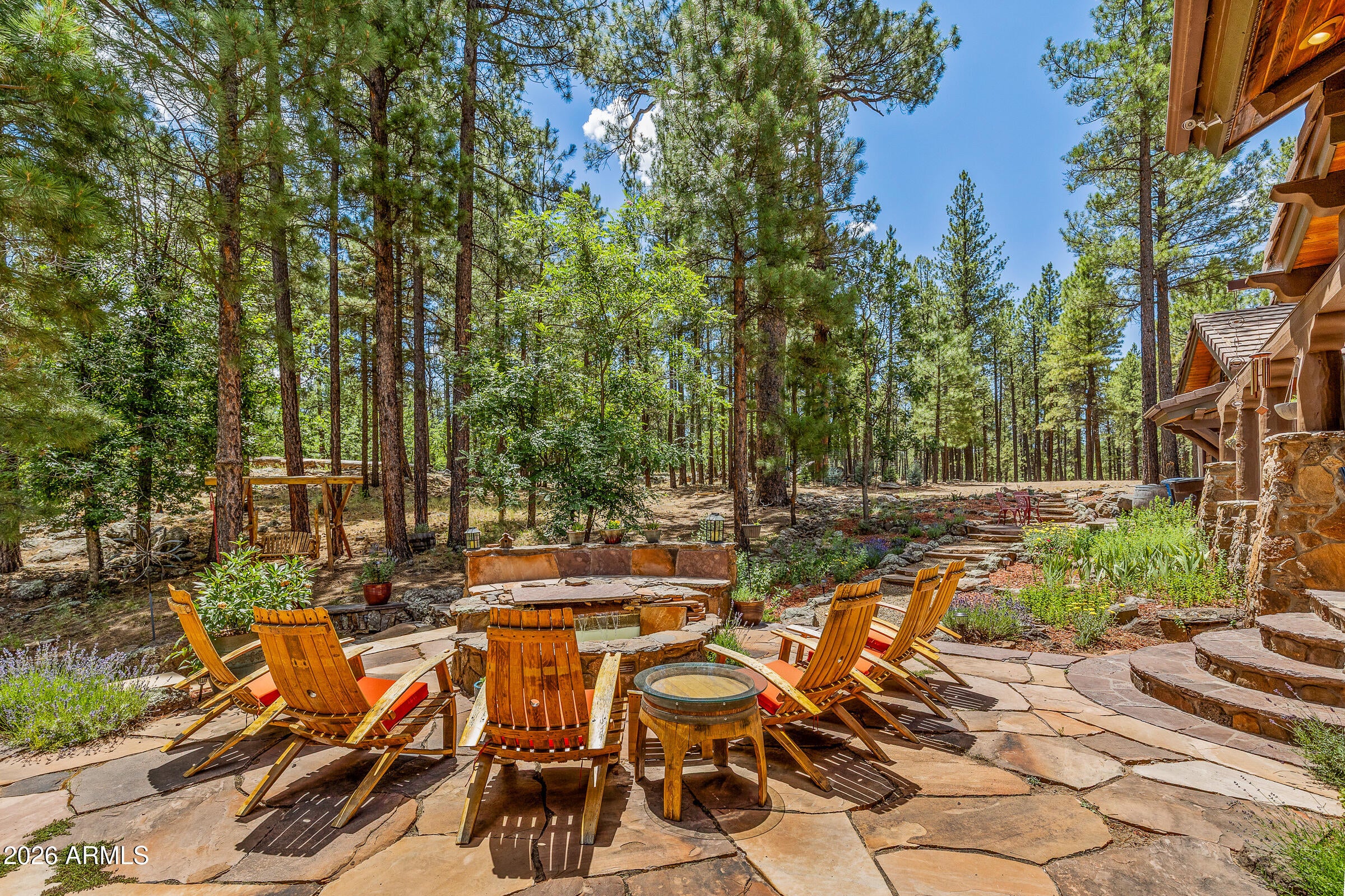 2912 N CREEKSIDE Drive