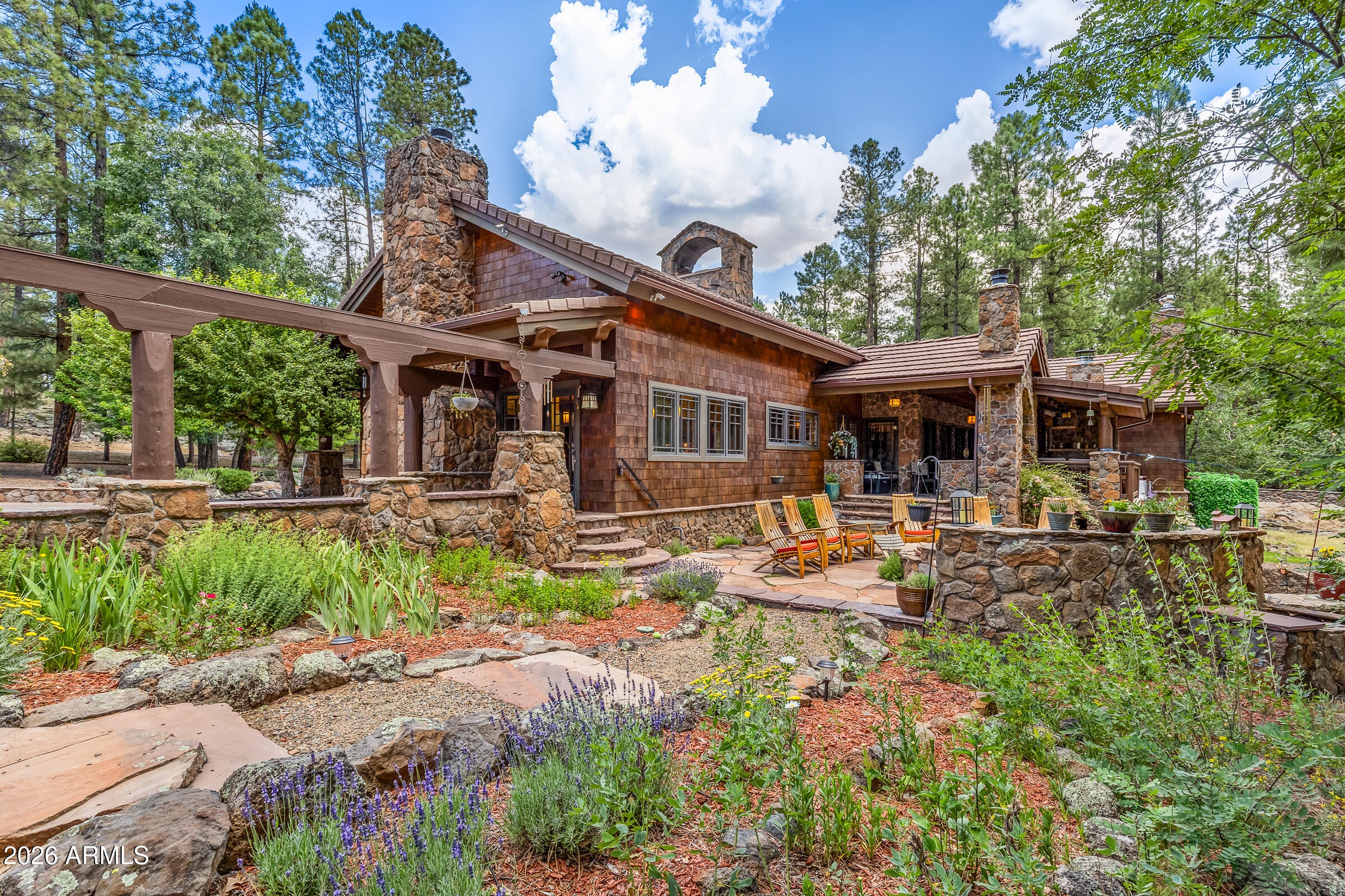 2912 N CREEKSIDE Drive