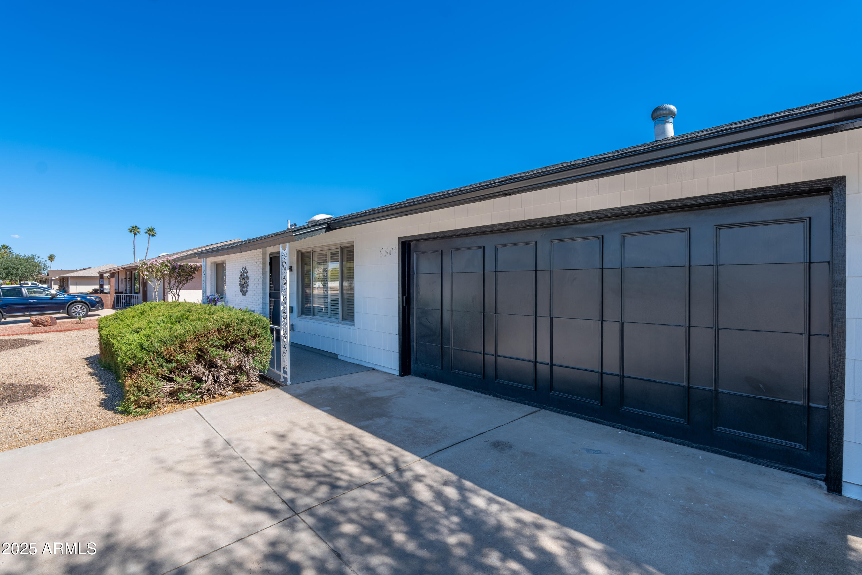 9507 W GRANADA Drive