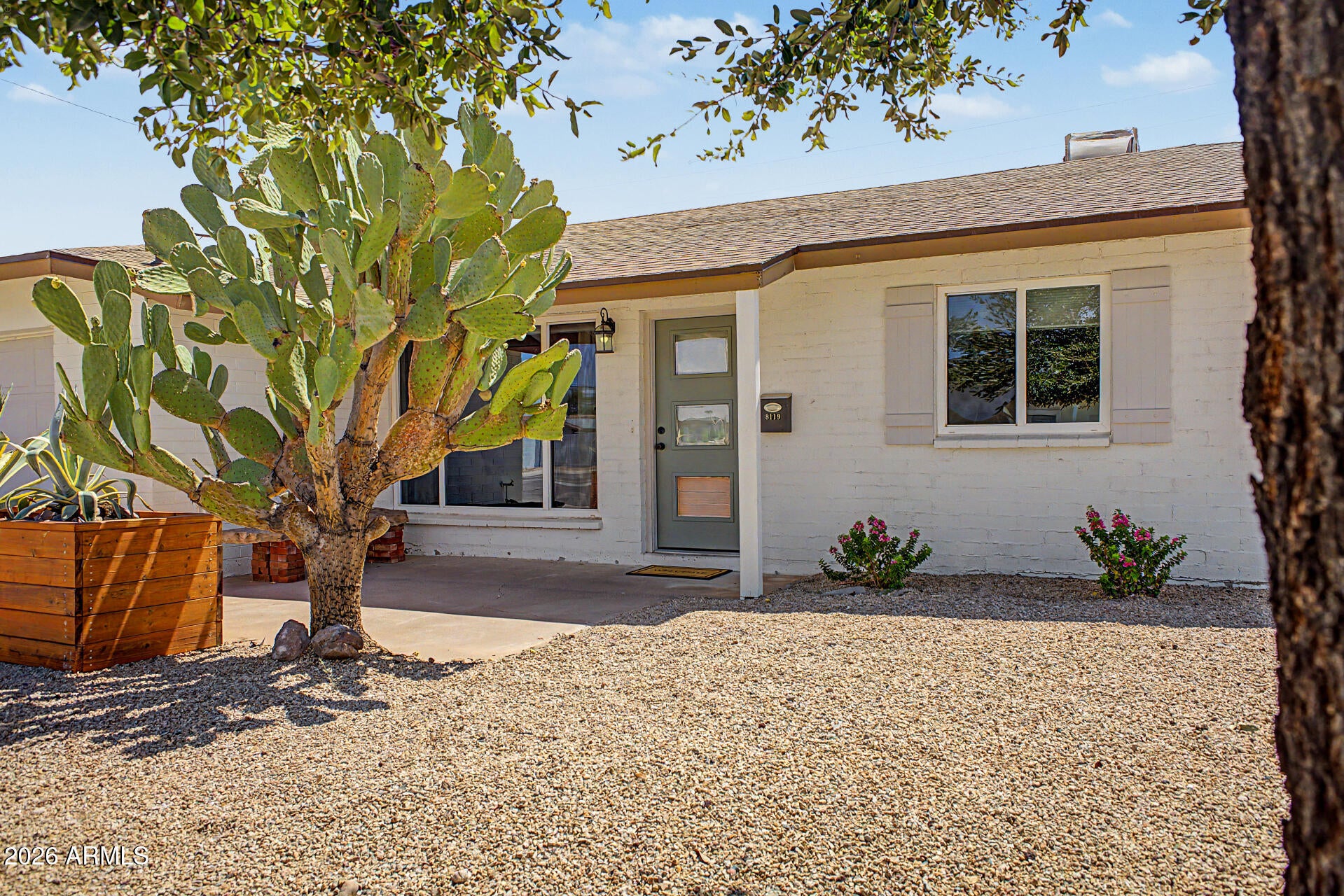8119 E PALM Lane