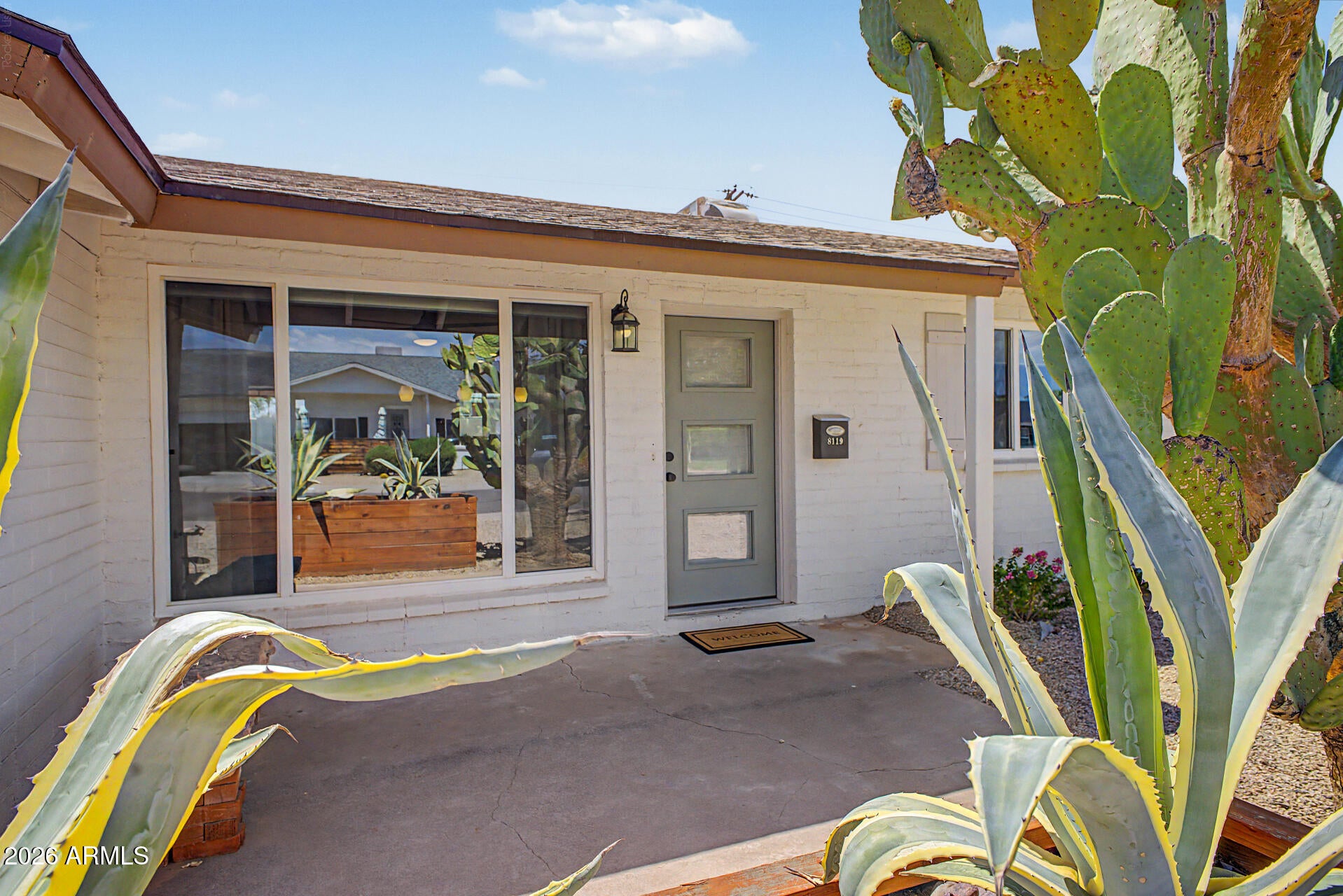 8119 E PALM Lane