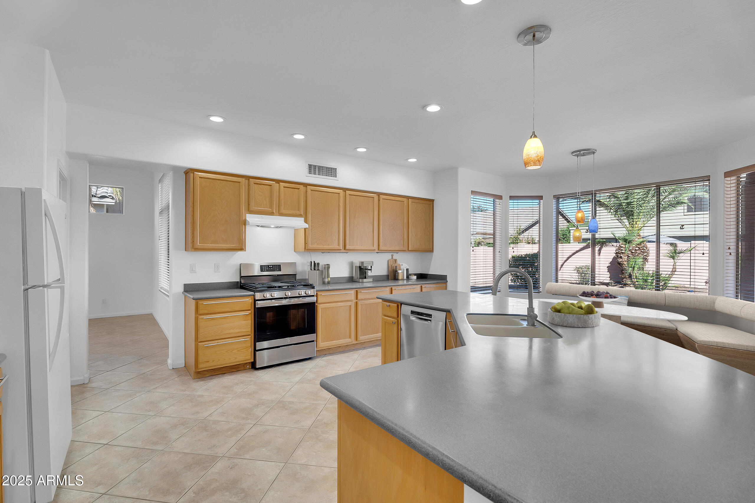 2861 S ILLINOIS Place