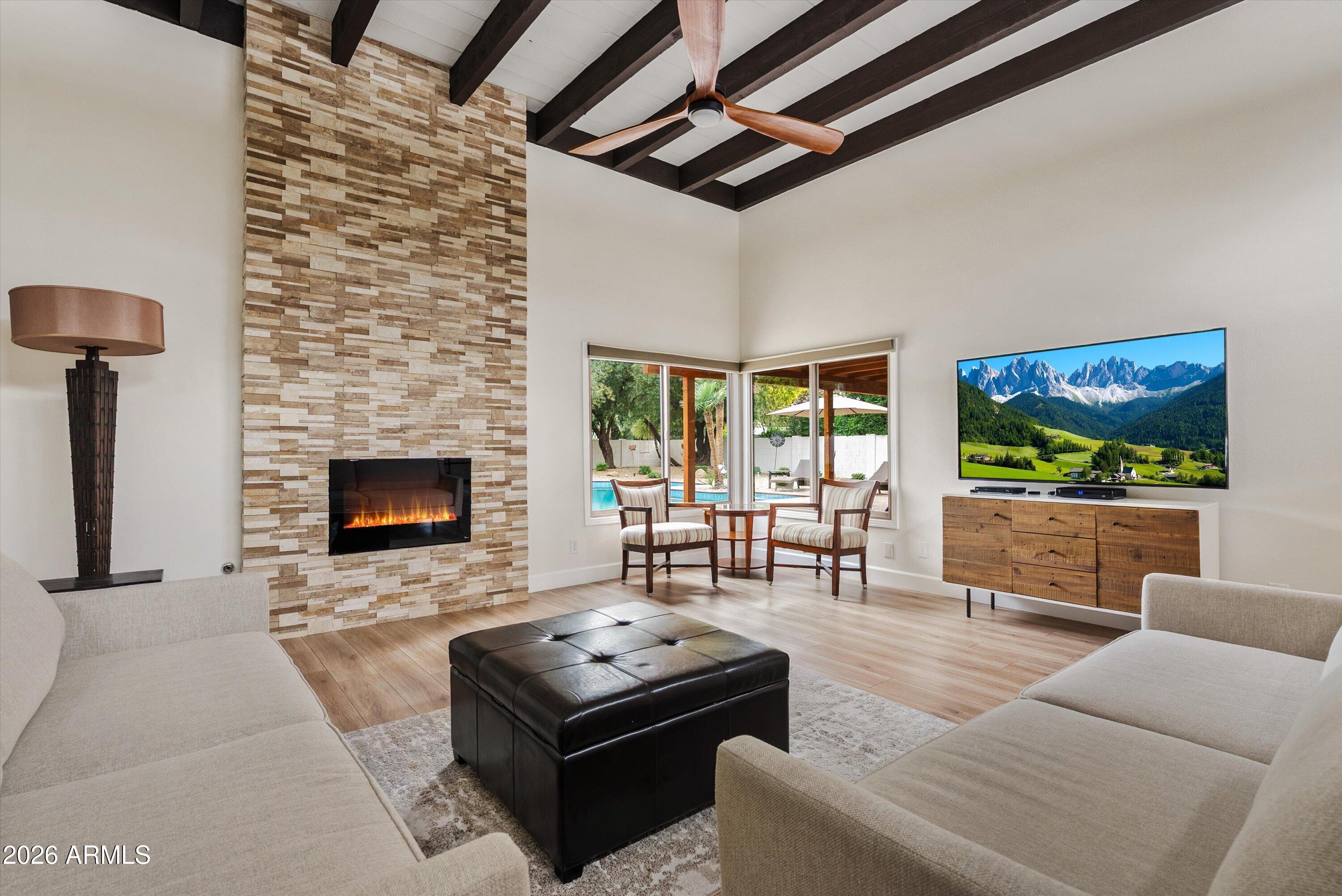 8641 E Vía De Cerro --