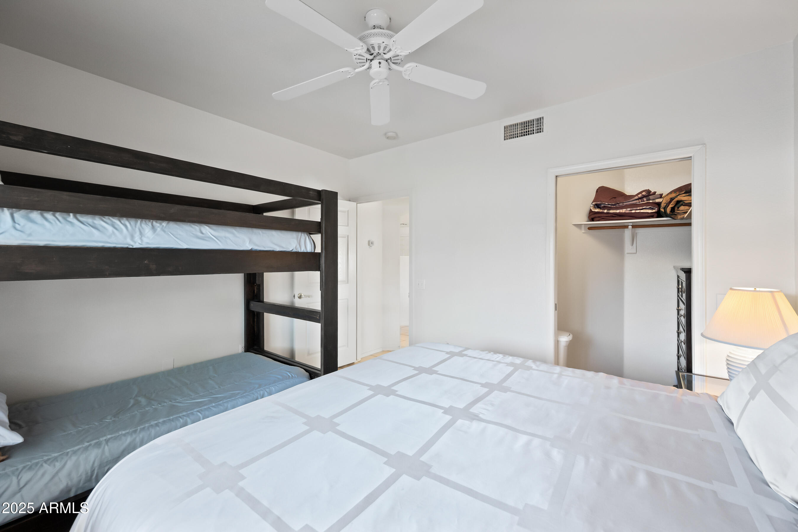 10410 N CAVE CREEK Road 1100