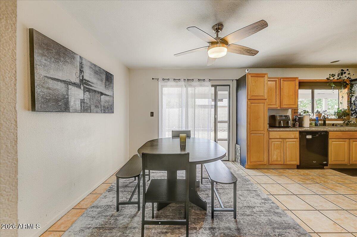 1944 W KRISTAL Way