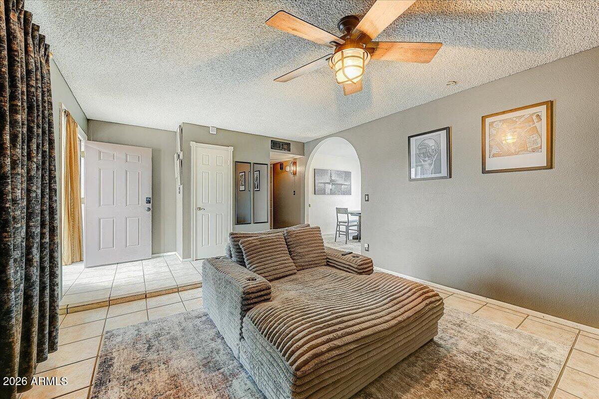 1944 W KRISTAL Way