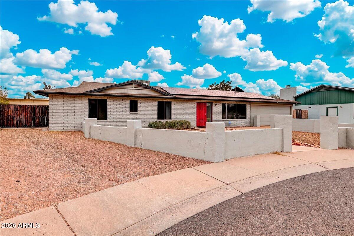 1944 W KRISTAL Way