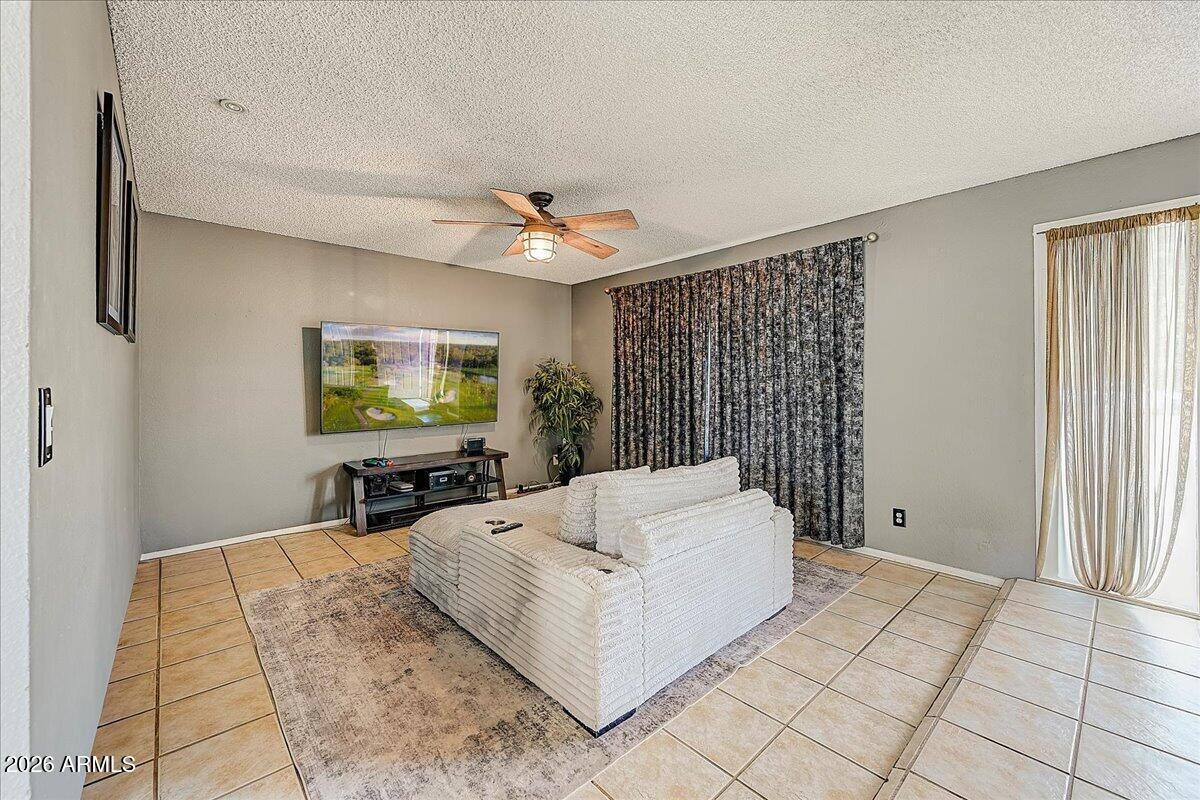 1944 W KRISTAL Way