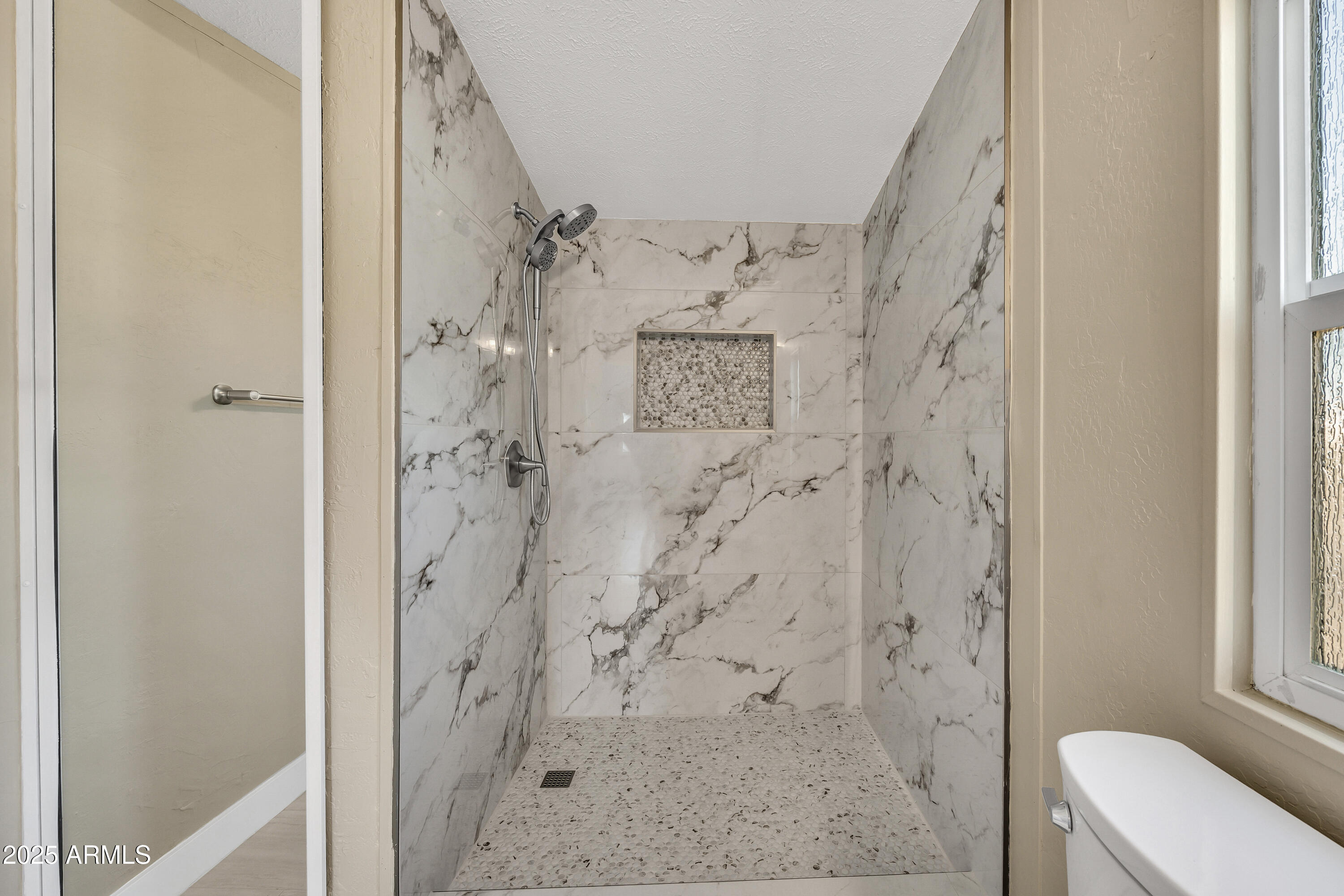 2000 S APACHE Road 220