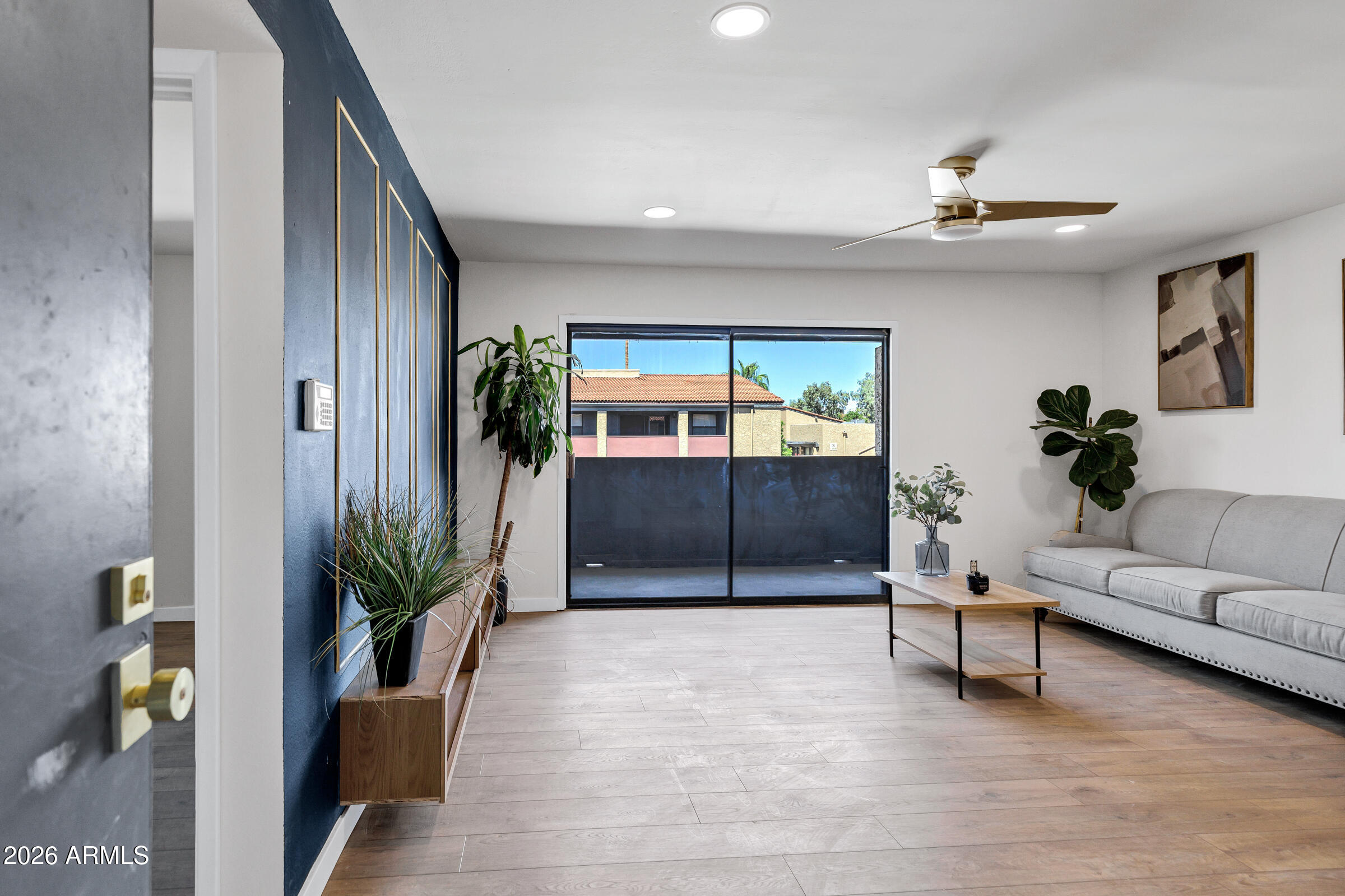 1730 W EMELITA Avenue 2102