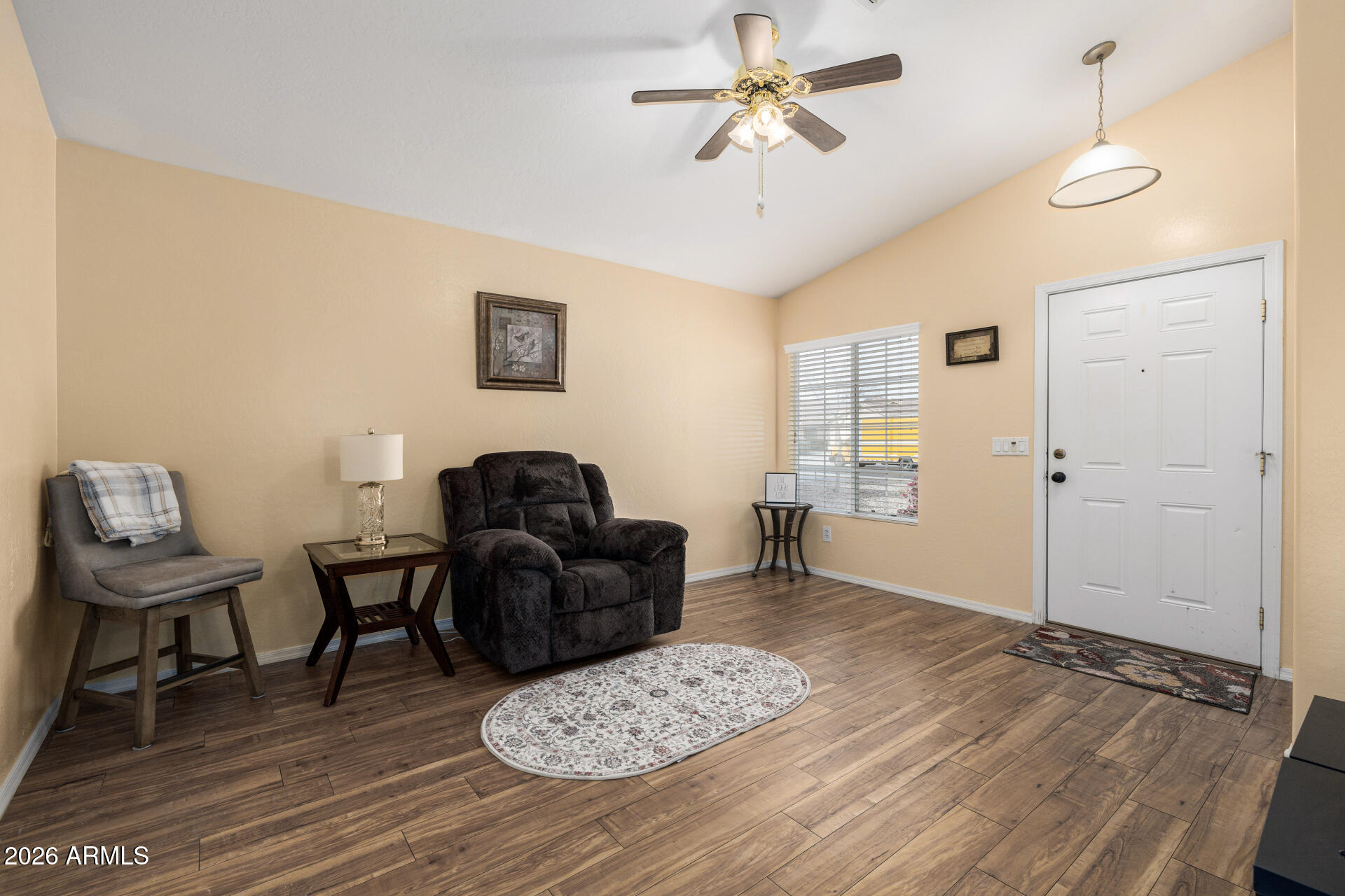 22833 W CANTILEVER Street