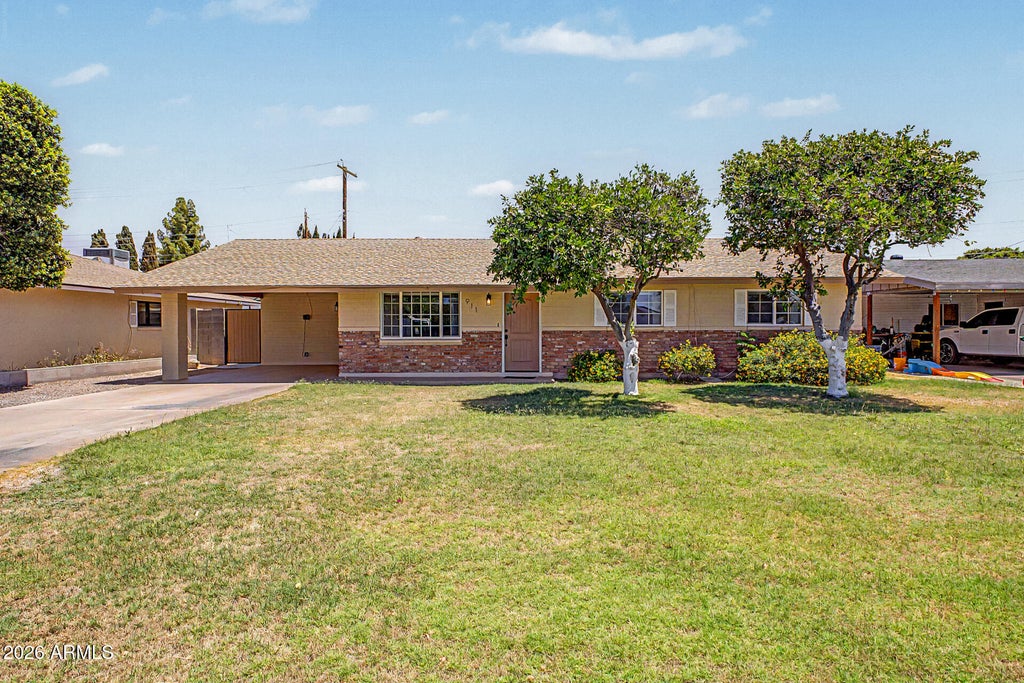 Photo of 911 N Nina Drive, Mesa, AZ 85201 (MLS # 7037989)
