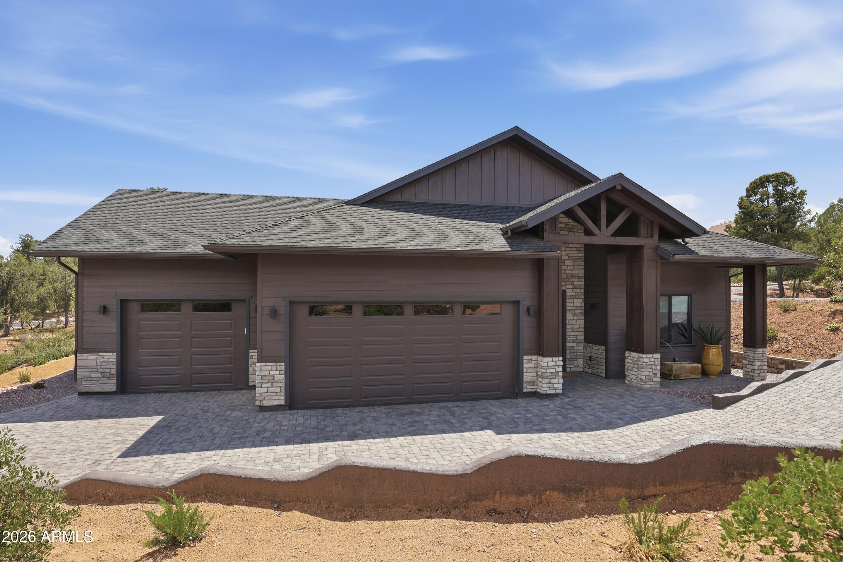 1105 N SCENIC Drive