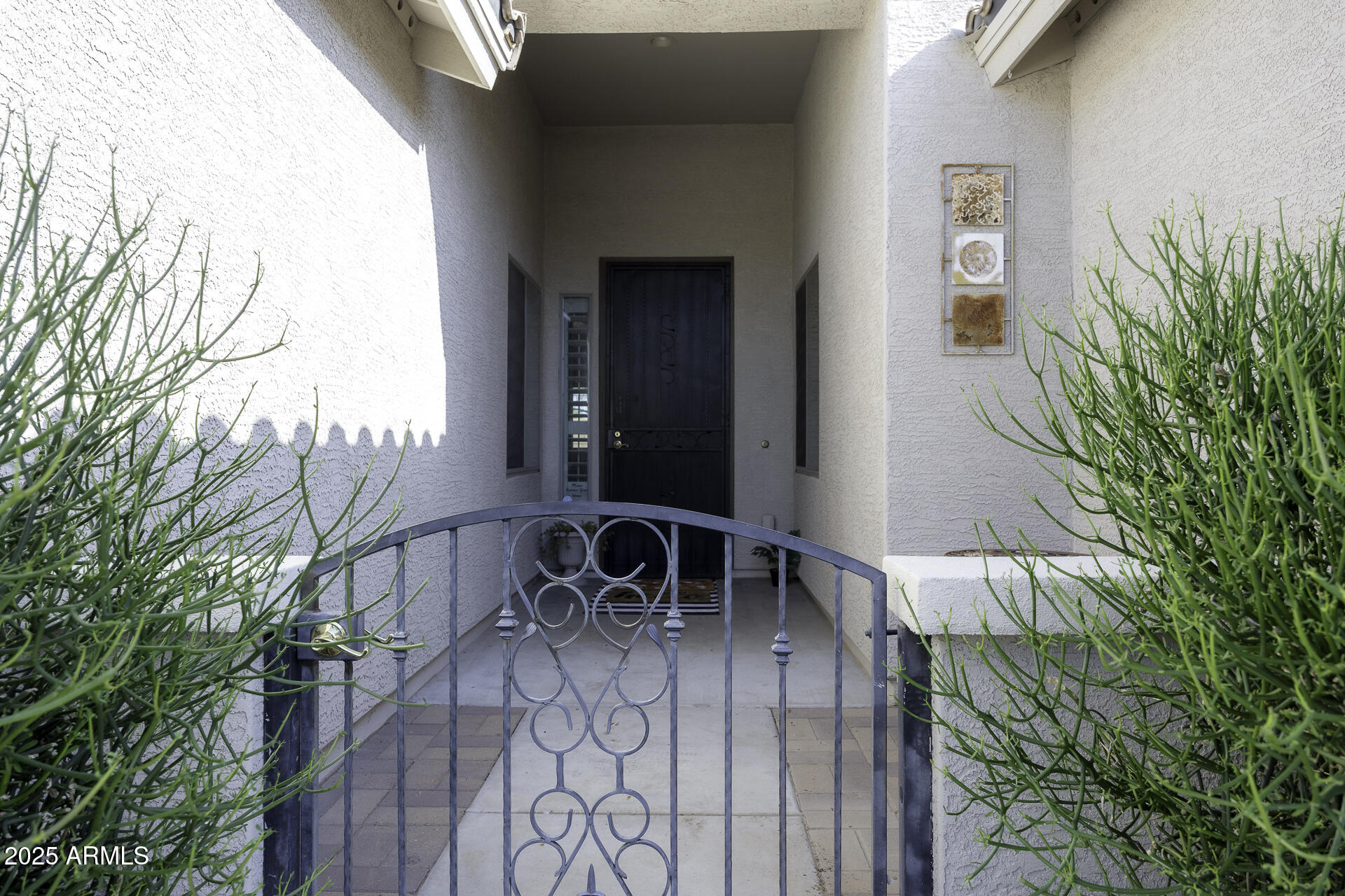 2512 E KATRINA Trail