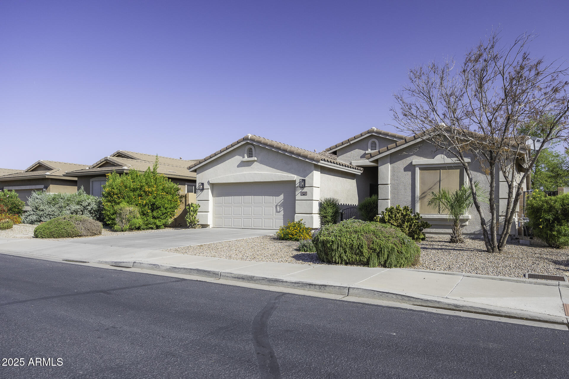 2512 E KATRINA Trail