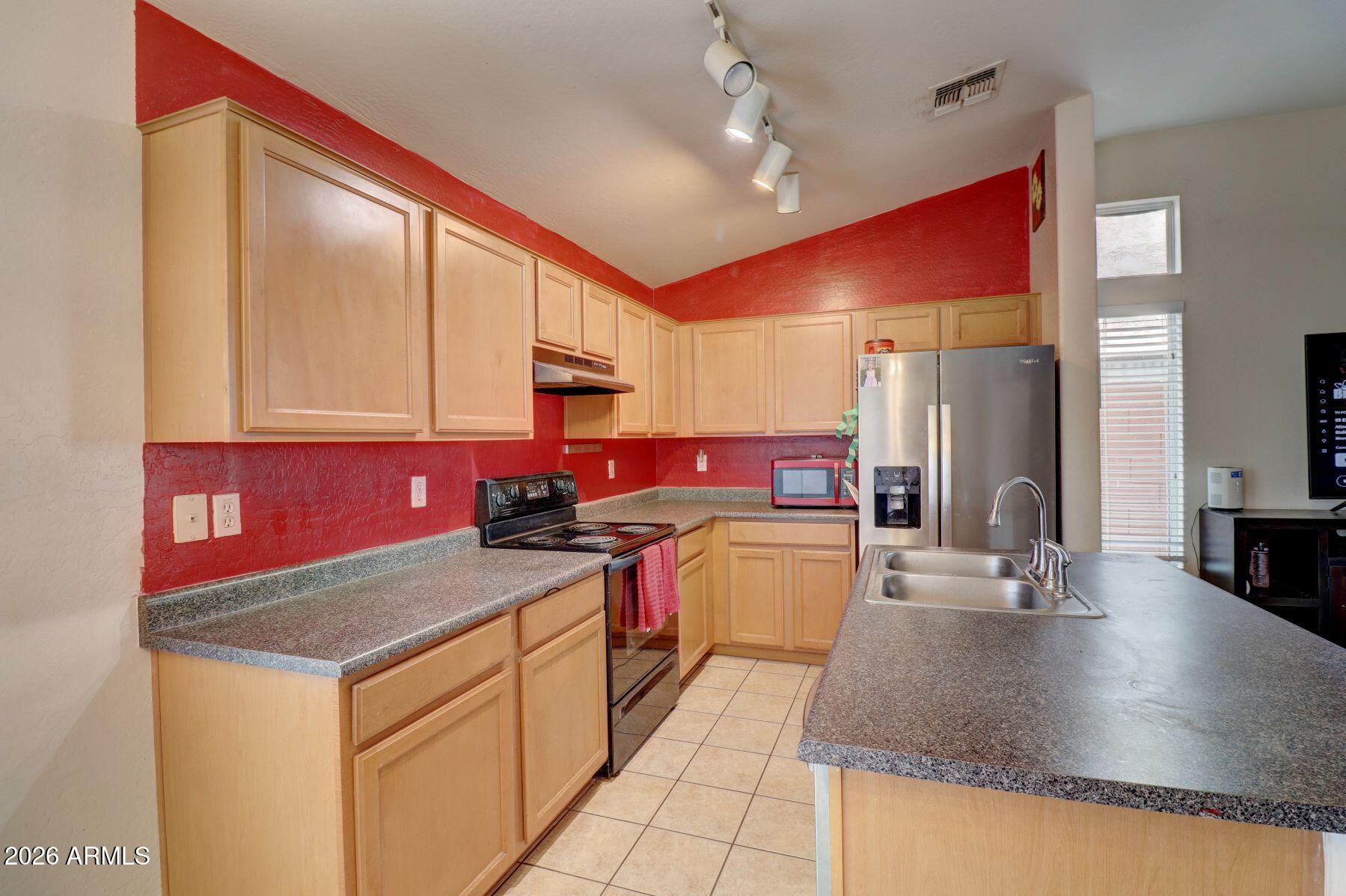 6610 E UNIVERSITY Drive 111