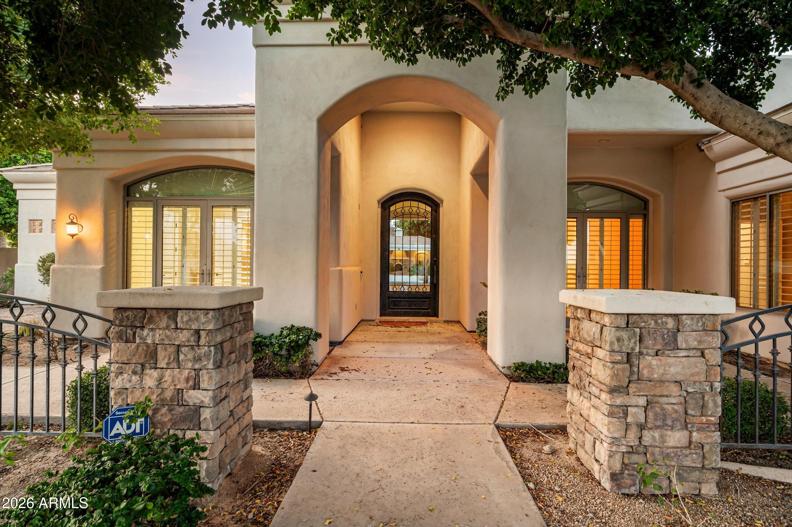 6243 E CAMELBACK Road