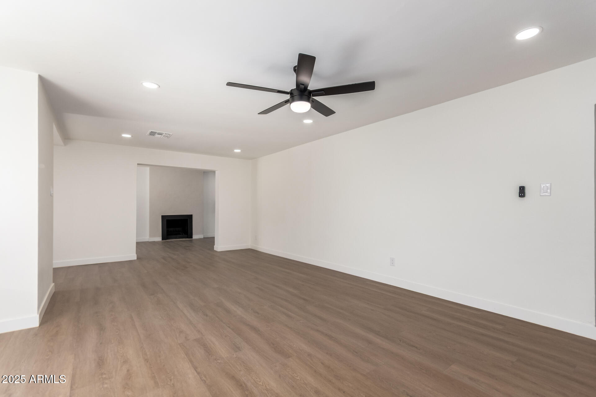 5724 N 13TH Place